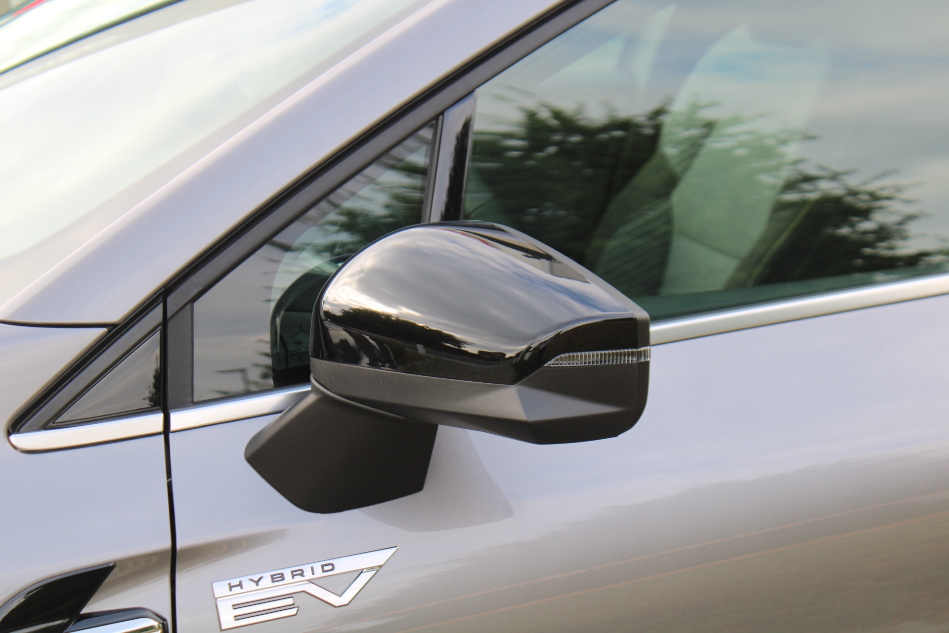 Mitsubishi Grandis Intense+ 1.8 HEV