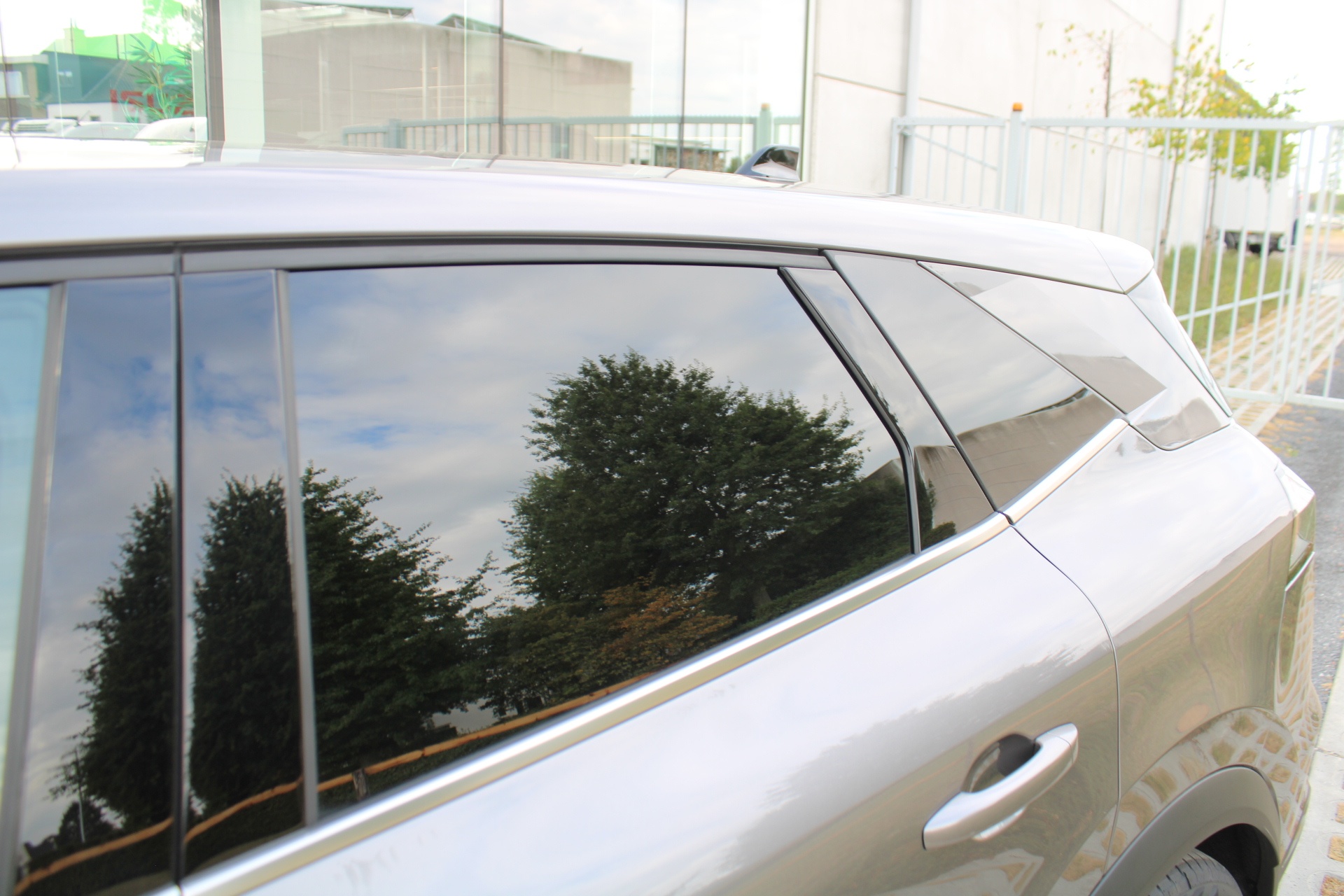 Mitsubishi Grandis Intense+ 1.8 HEV