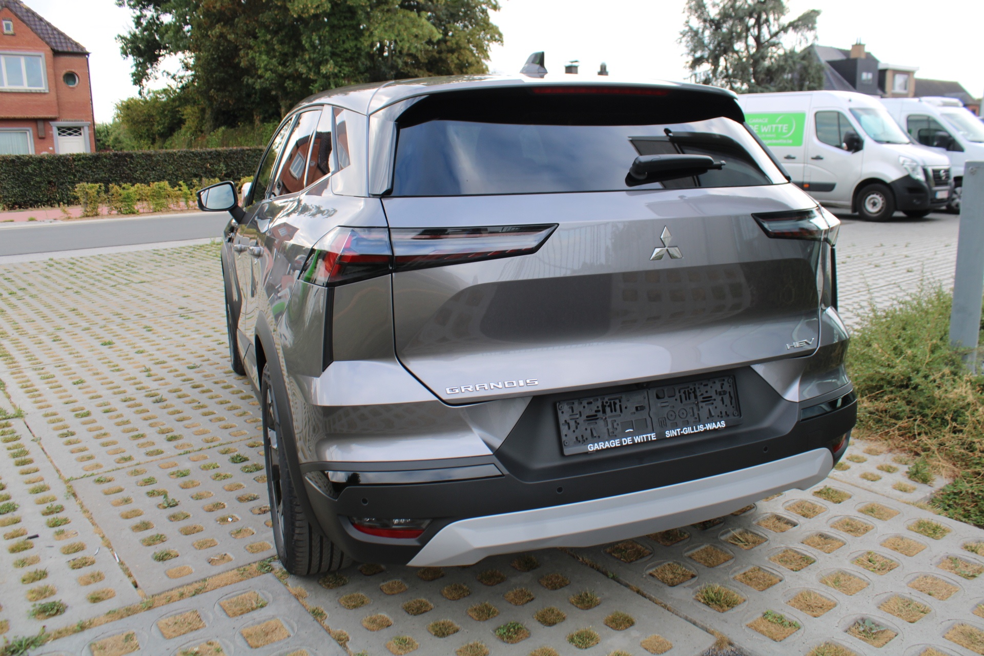 Mitsubishi Grandis Intense+ 1.8 HEV