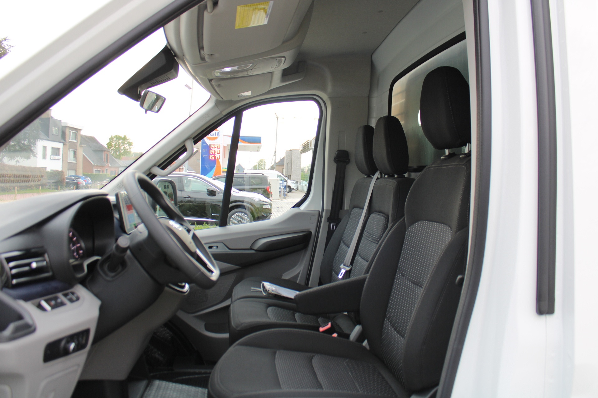 Maxus Deliver9 OPEN LAADBAK MET TOOLBOX L3H0 LUXURY RWD