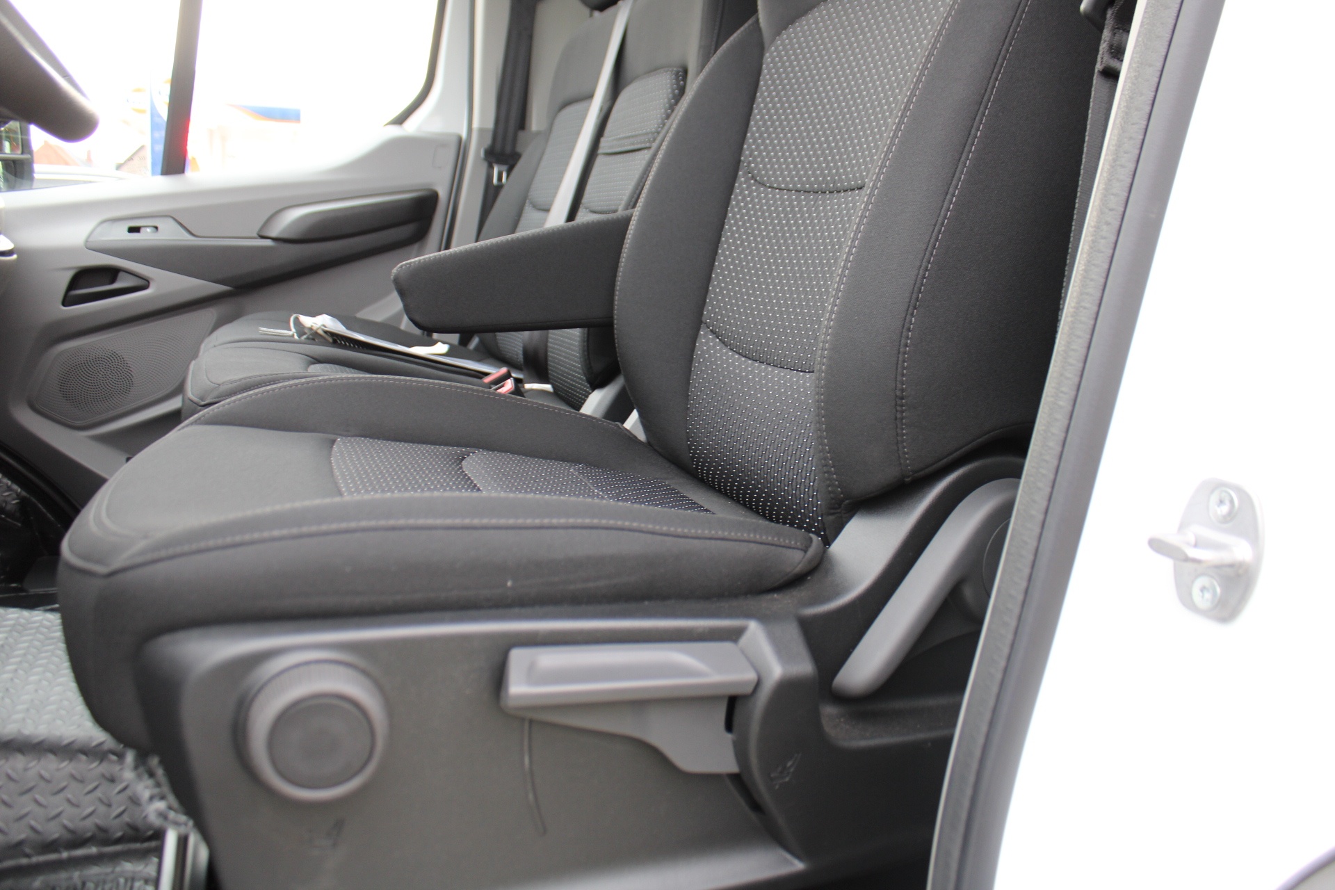 Maxus Deliver9 OPEN LAADBAK MET TOOLBOX L3H0 LUXURY RWD