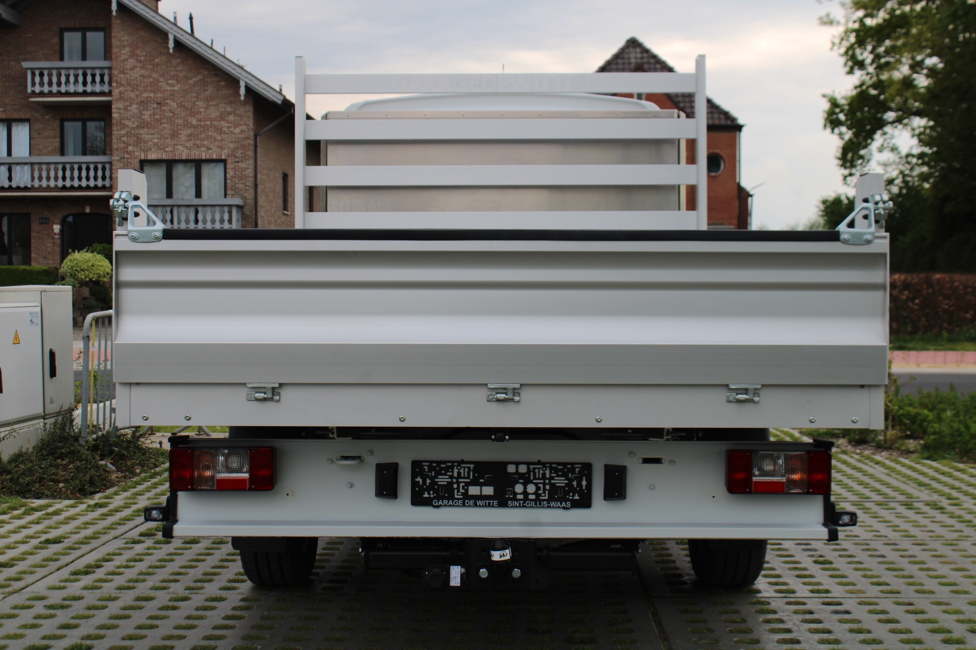 Maxus Deliver9 OPEN LAADBAK MET TOOLBOX L3H0 LUXURY RWD