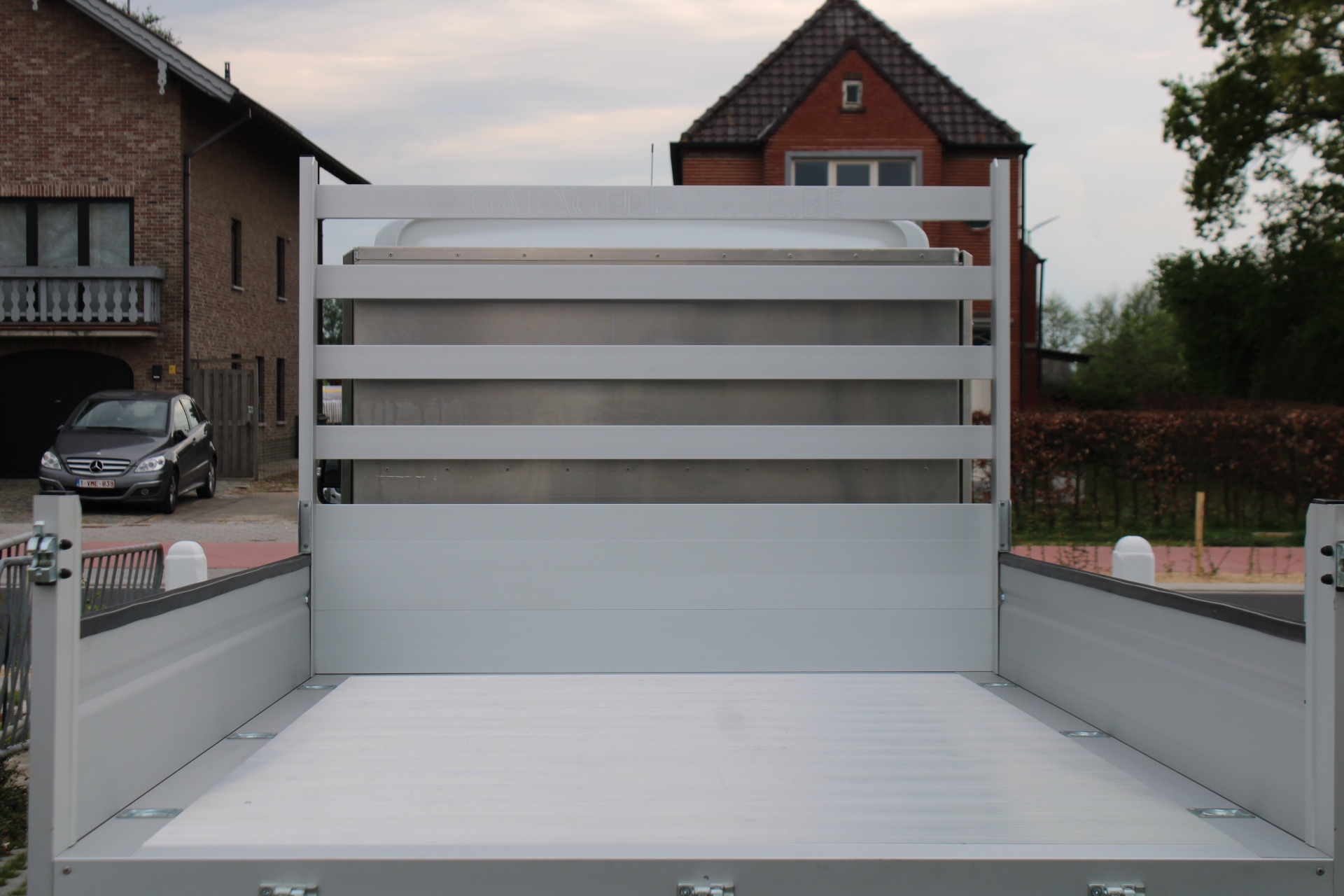 Maxus Deliver9 OPEN LAADBAK MET TOOLBOX L3H0 LUXURY RWD