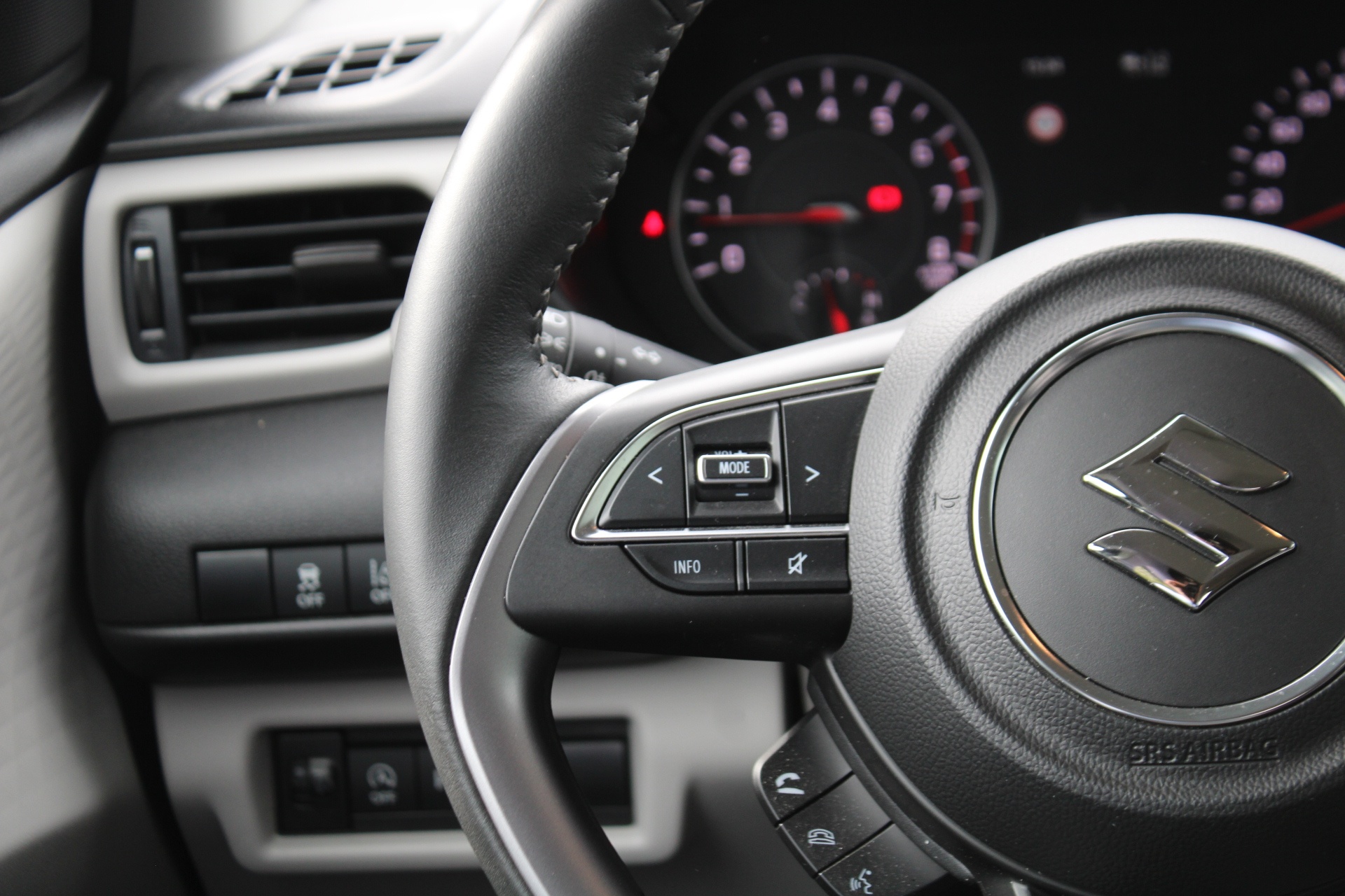 Suzuki Swift Grand Luxe