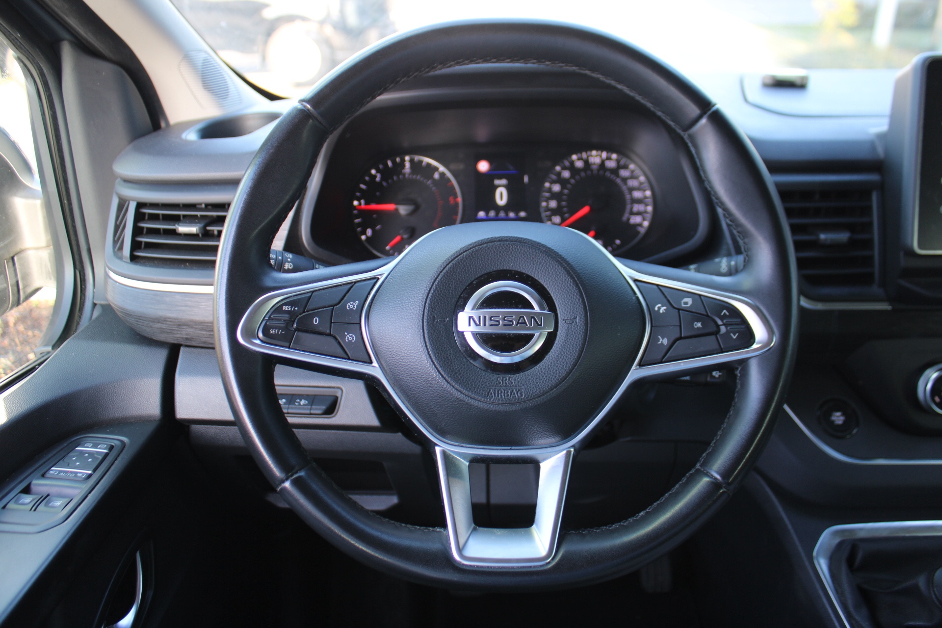 Nissan Primastar Tekna L2H1 3T 2.0 dCi