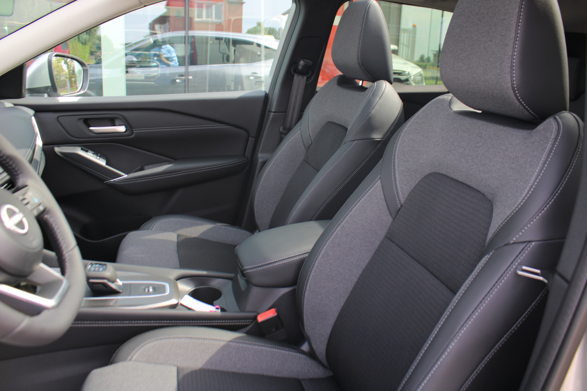 Nissan QASHQAI e-Power N-Connecta + Glass Roof + Cold Pack