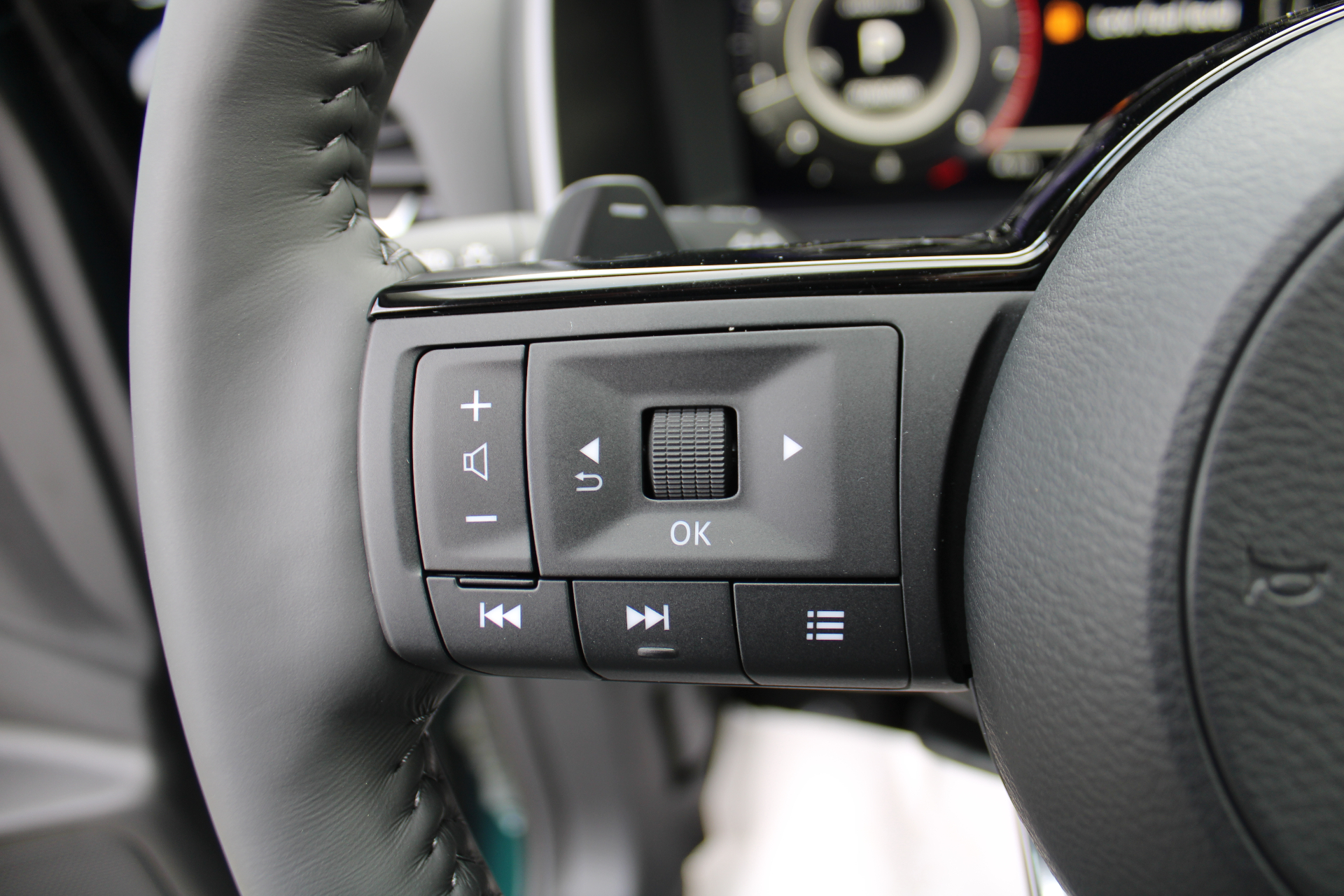 Nissan QASHQAI e-Power N-Connecta + Glass Roof + Cold Pack