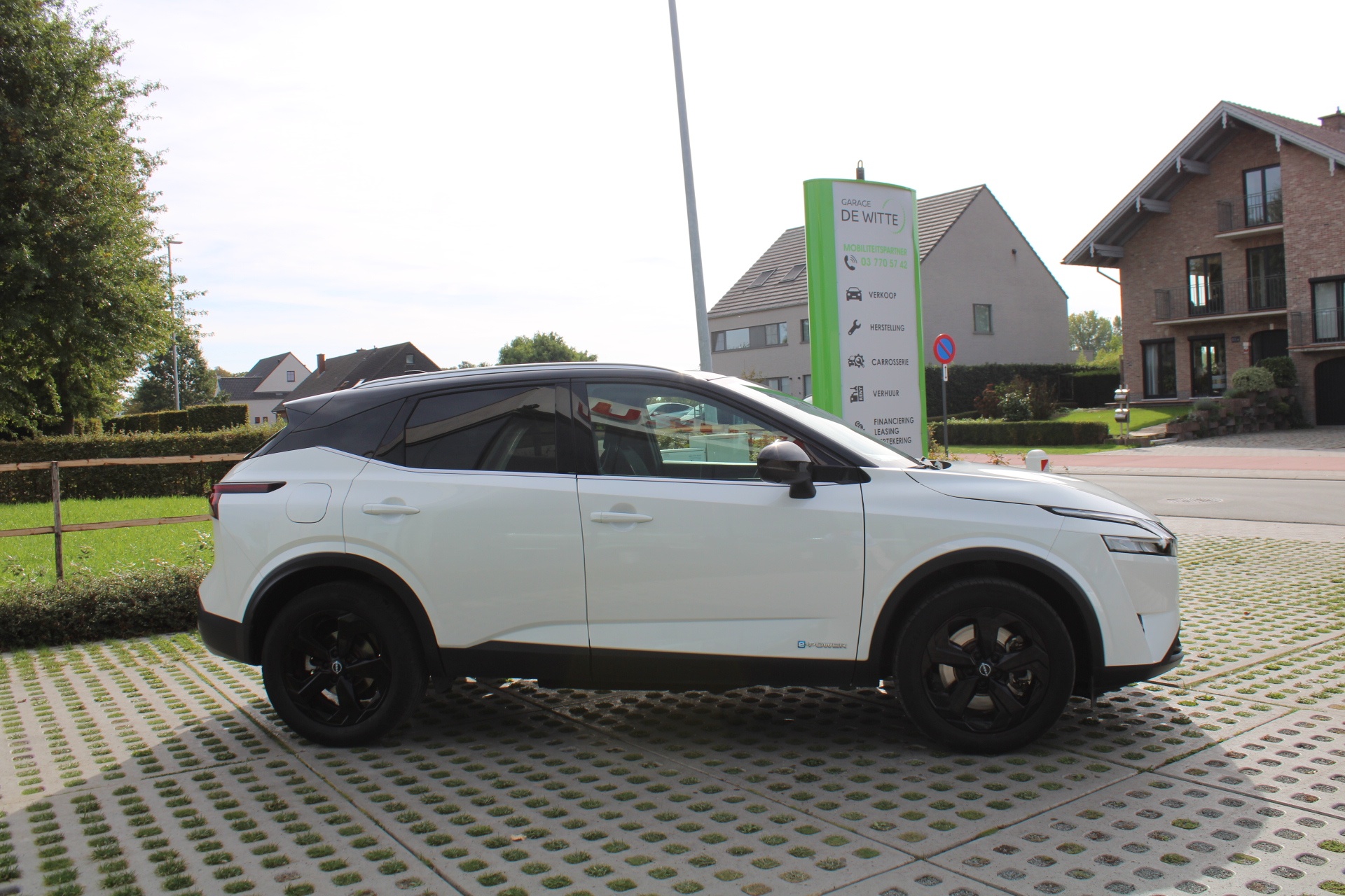 Nissan QASHQAI Kuro edition + TECH PACK e-POWER