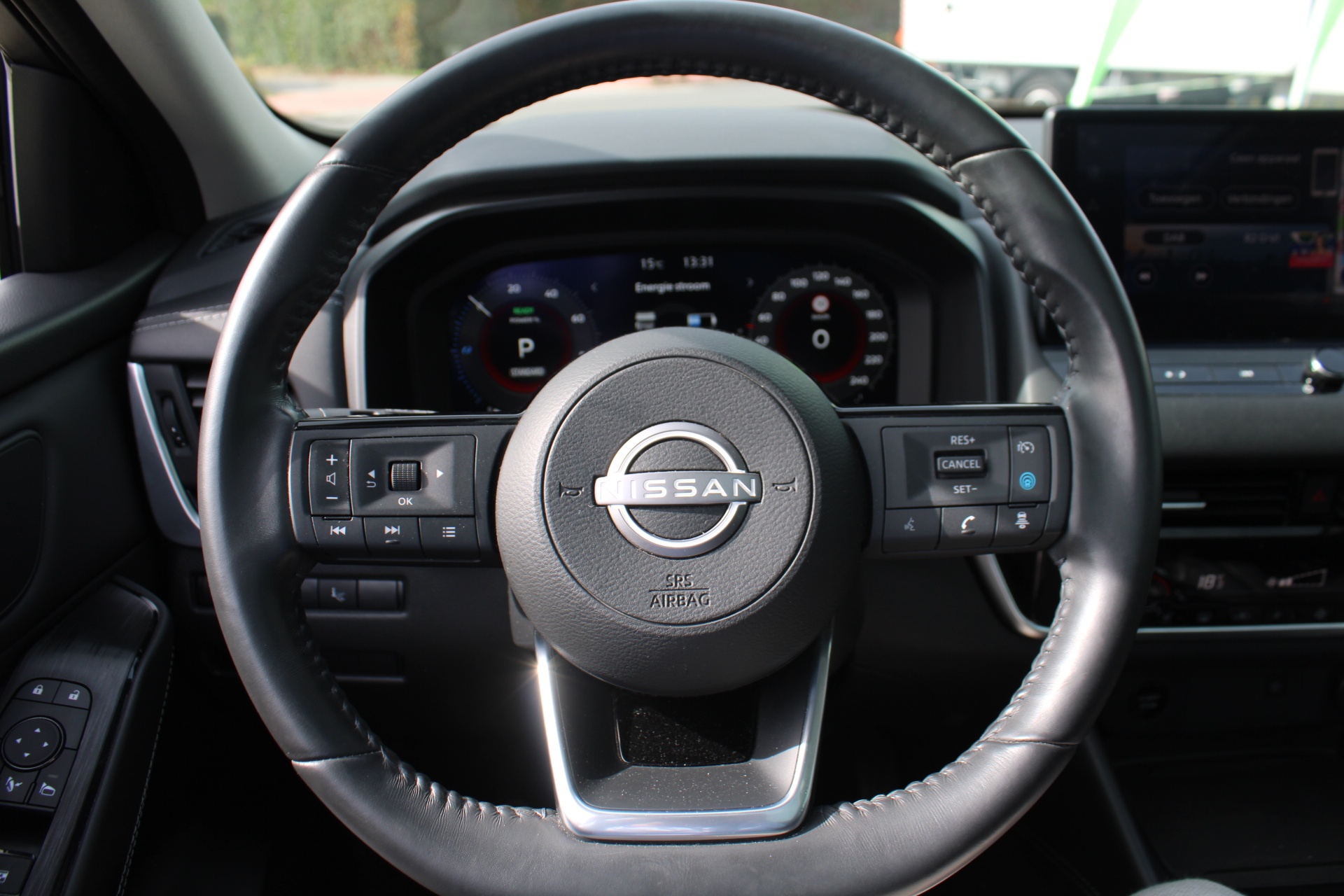 Nissan QASHQAI Kuro edition + TECH PACK e-POWER