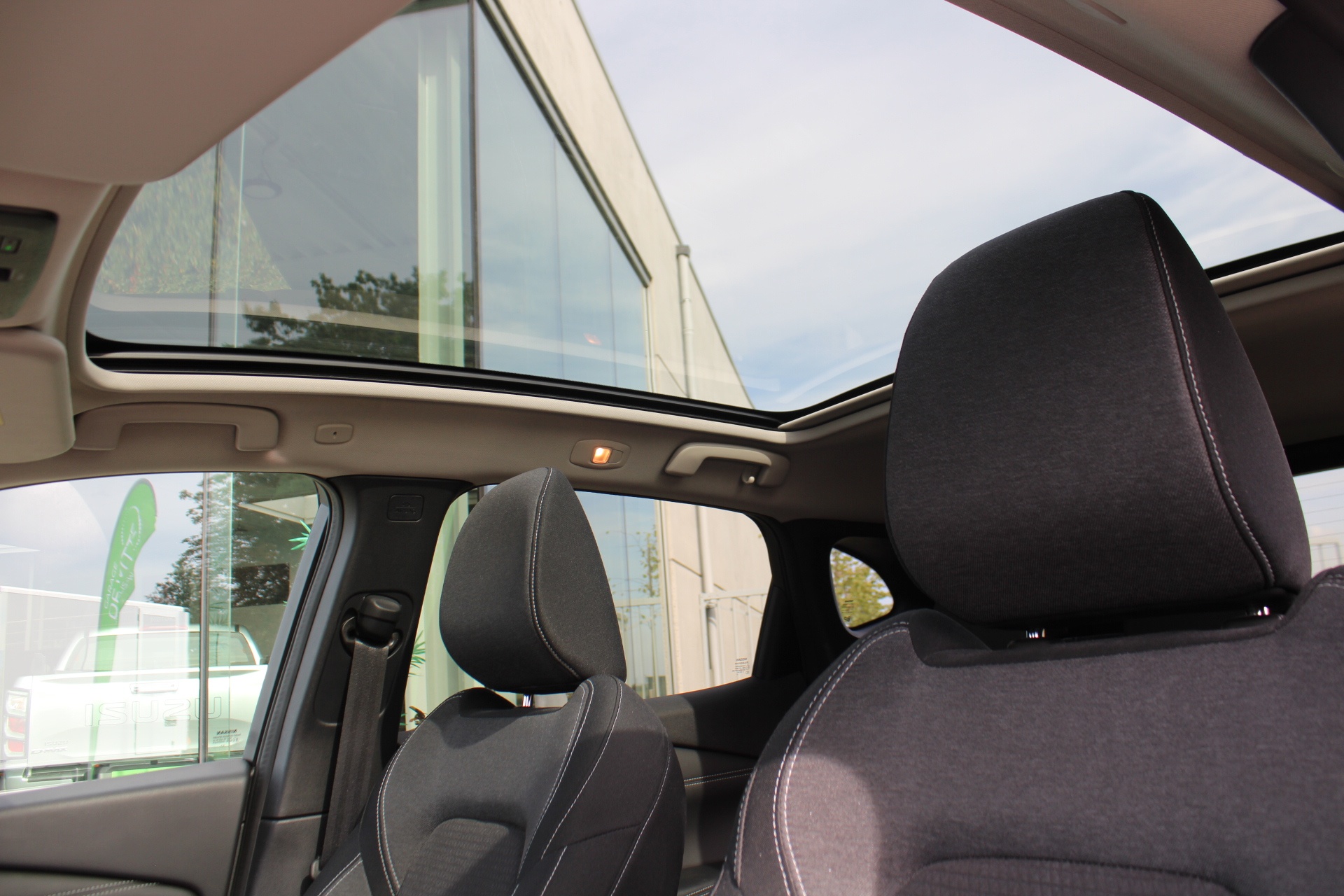 Nissan QASHQAI Kuro edition + TECH PACK e-POWER