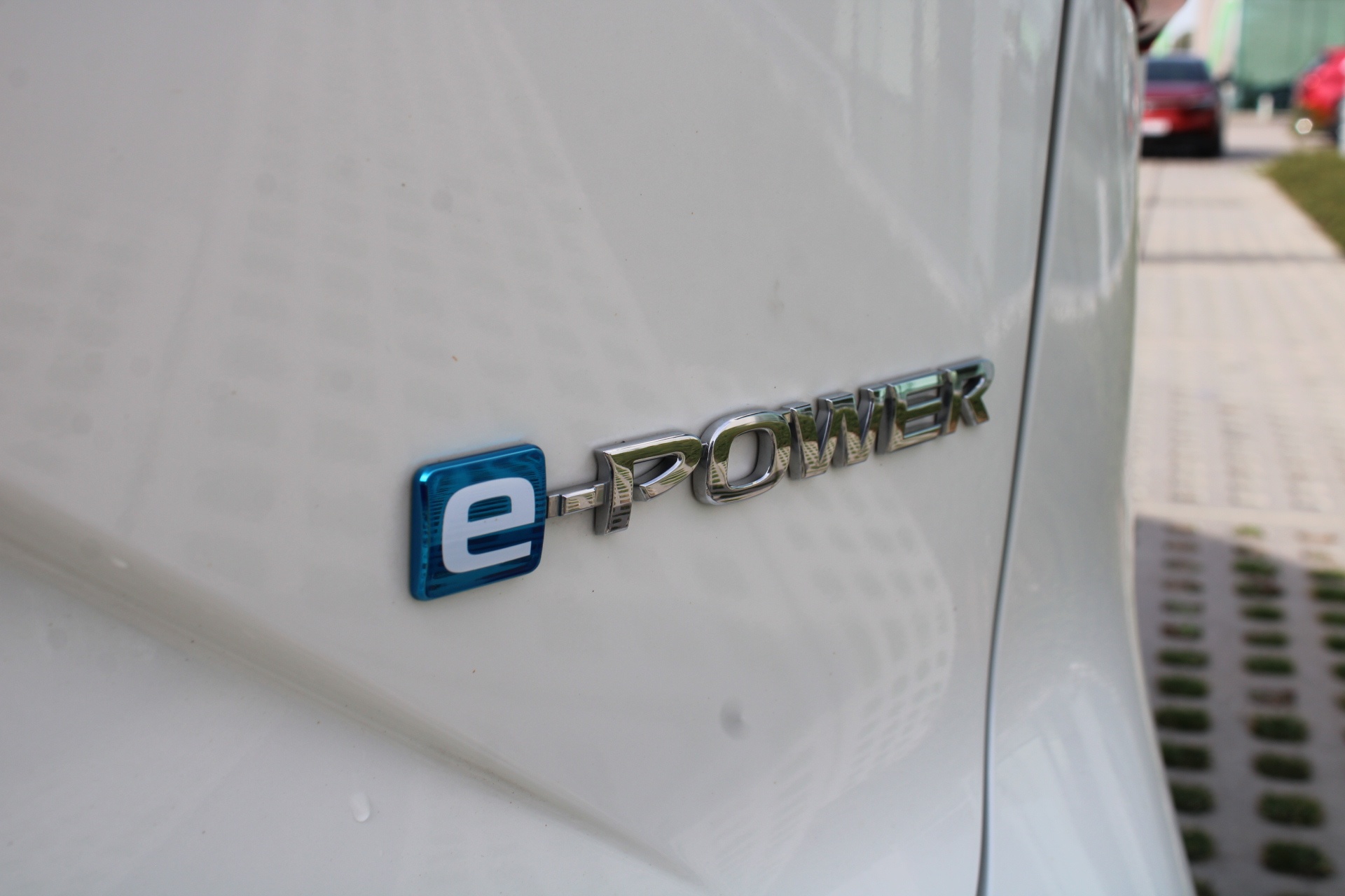 Nissan QASHQAI Kuro edition + TECH PACK e-POWER