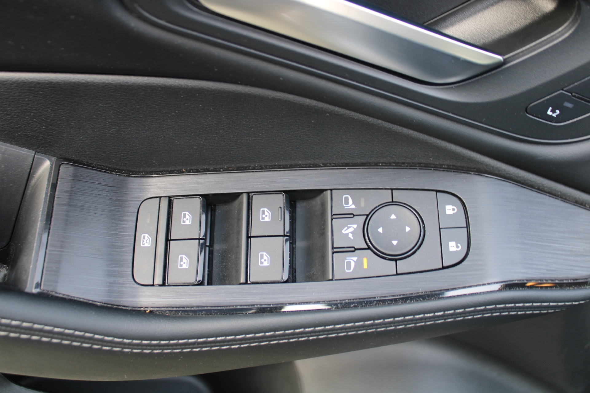 Nissan X-Trail e-POWER N-Trek met 20″ lichtmetalen velgen