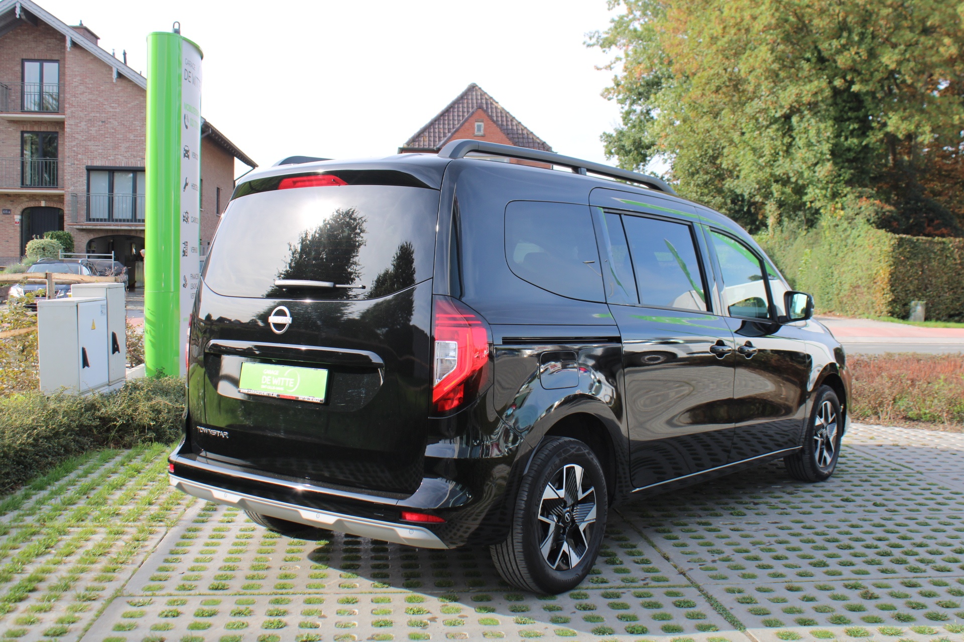 Nissan Townstar Combi Tekna L2H1 (7 Zitplaatsen)