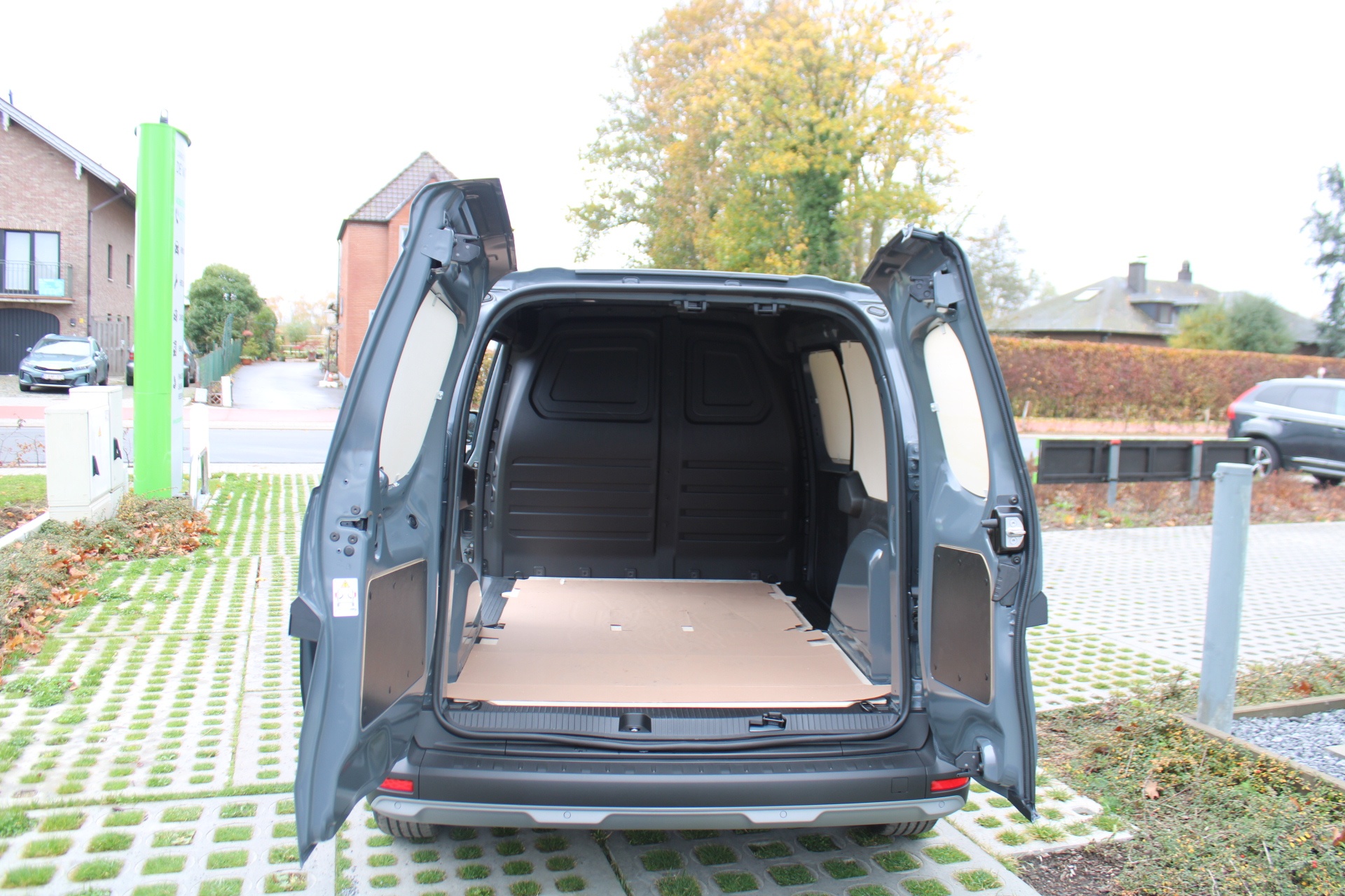 Nissan Townstar VAN L2H1 Tekna 130pk (Automaat) + Cargo Pack + 2e Schuifdeur