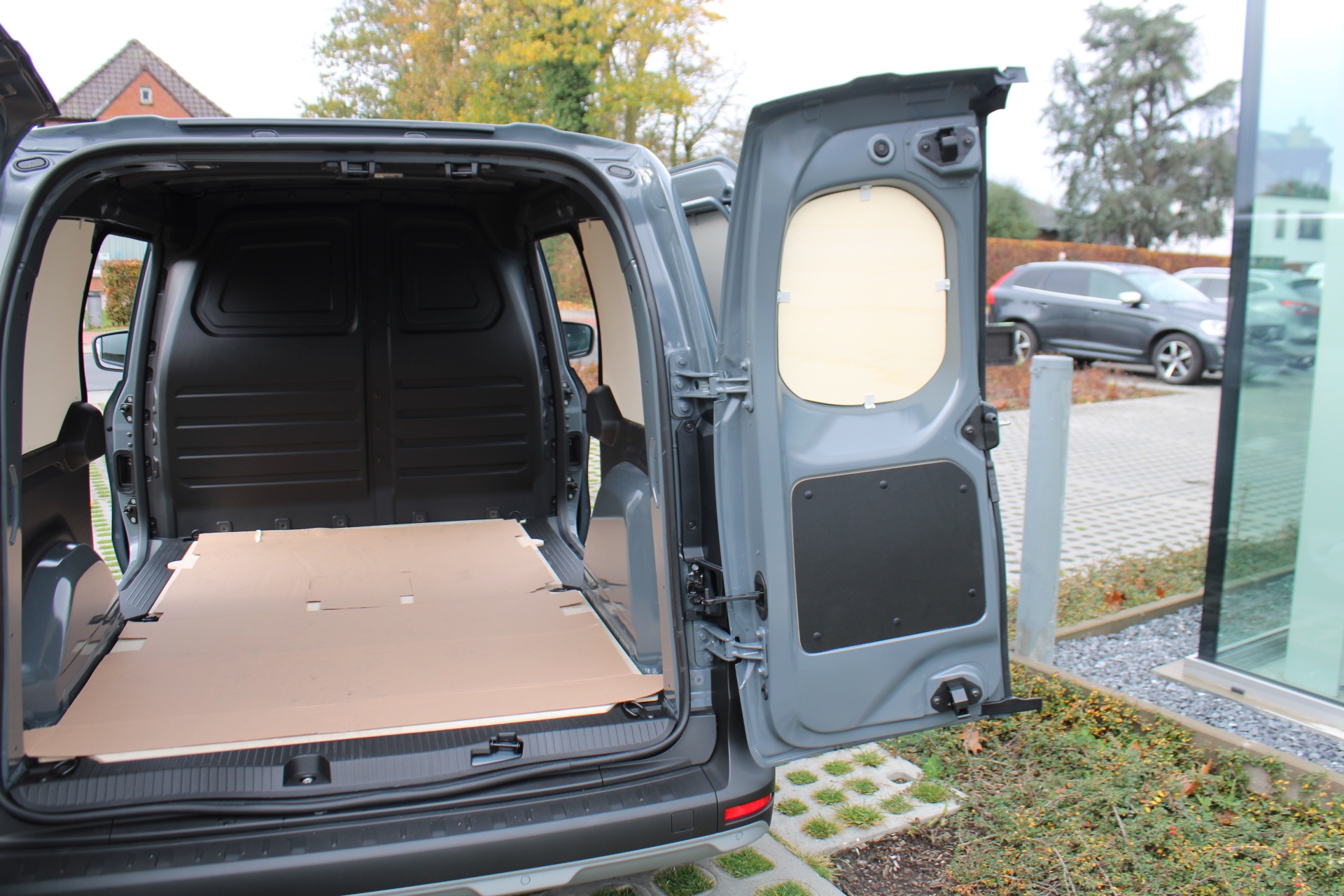 Nissan Townstar VAN L2H1 Tekna 130pk (Automaat) + Cargo Pack + 2e Schuifdeur