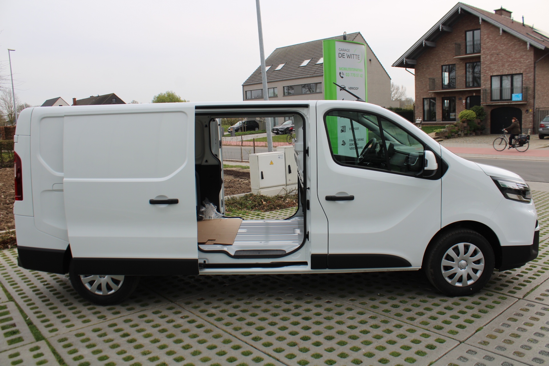 Nissan Primastar Van L2H1 150pk DCT N-Connecta + Schuifdeur links & rechts