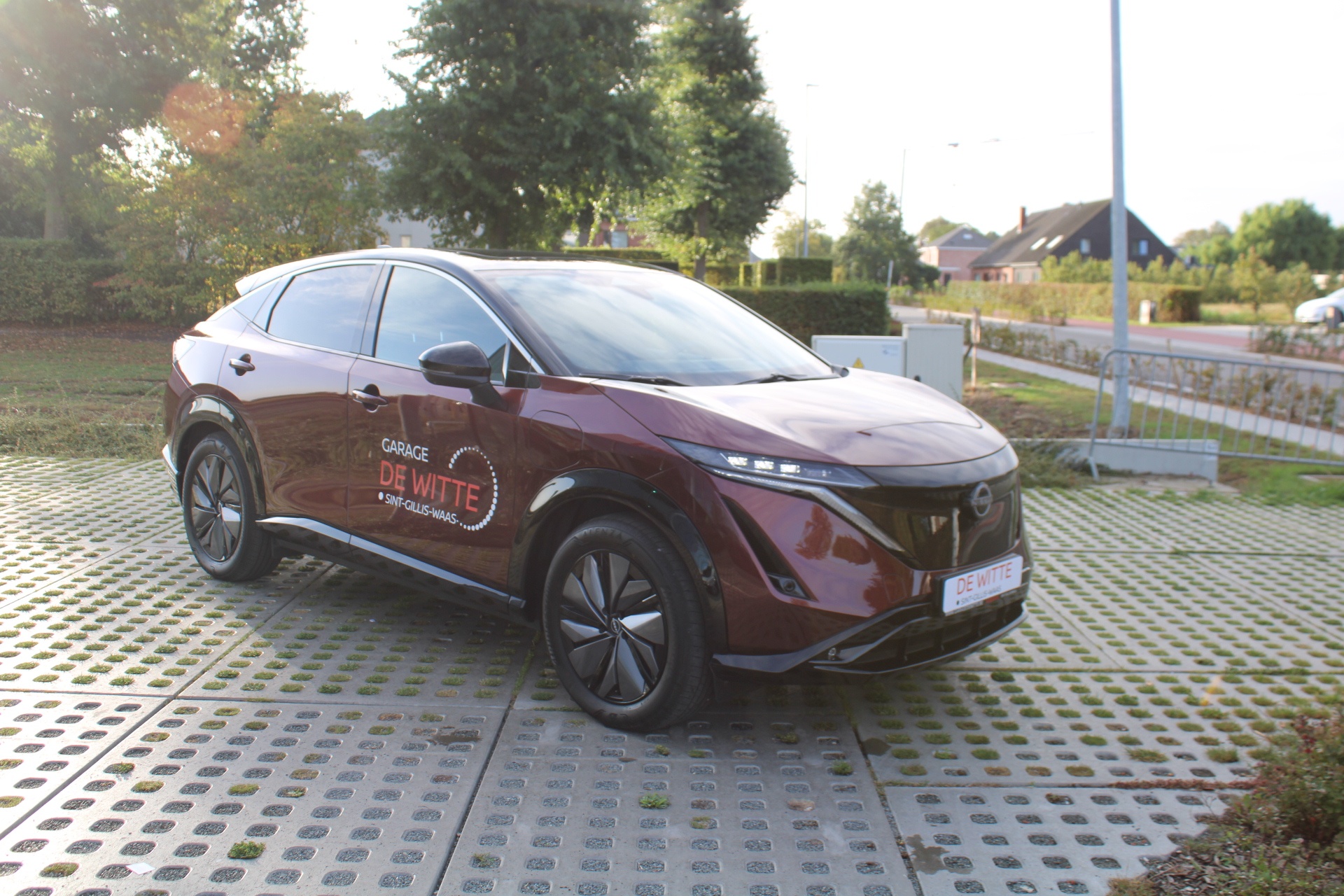 Nissan ARIYA ADVANCE 63kWh + Sunroof + 22kW Charger