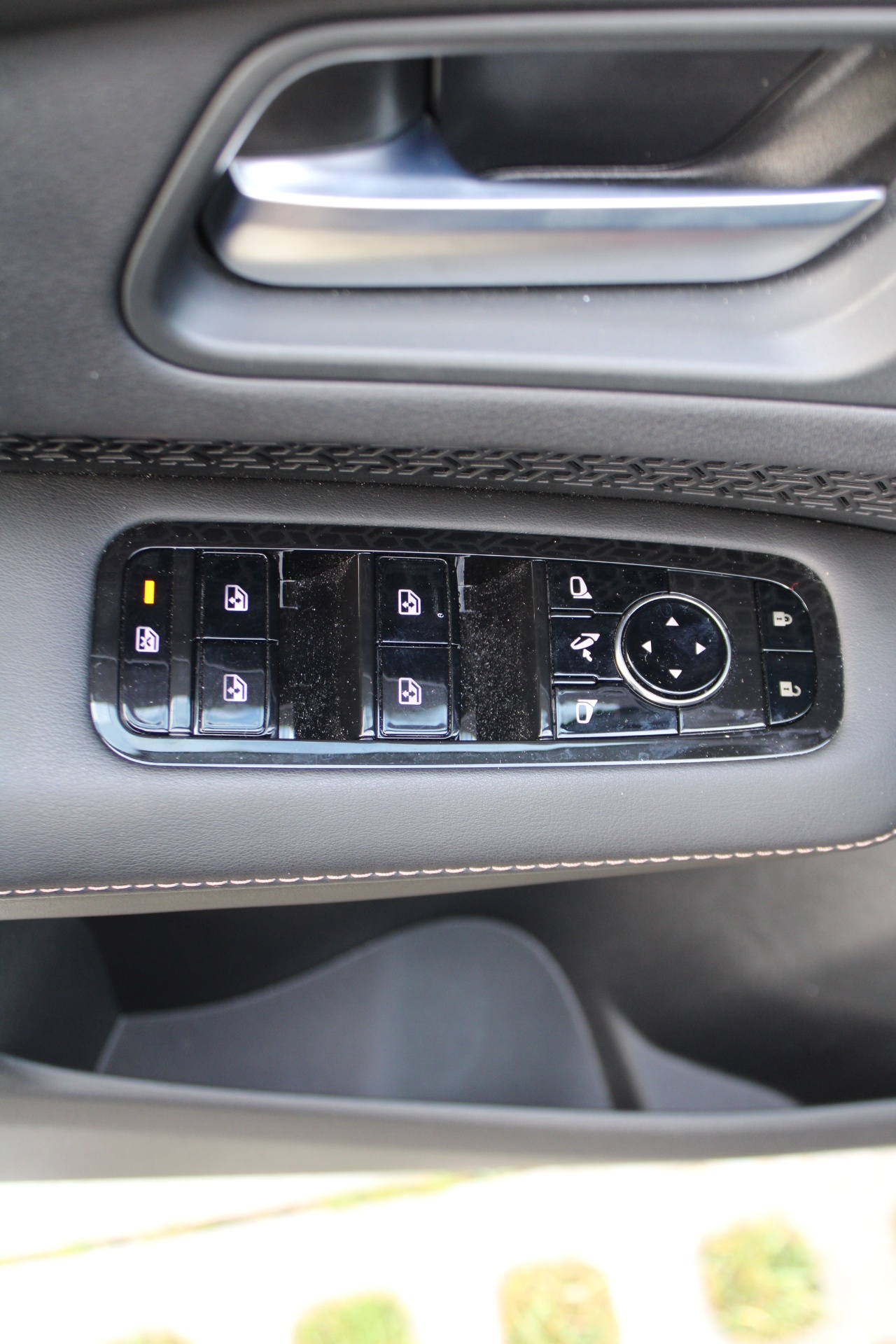 Nissan ARIYA ADVANCE 63kWh + Sunroof + 22kW Charger