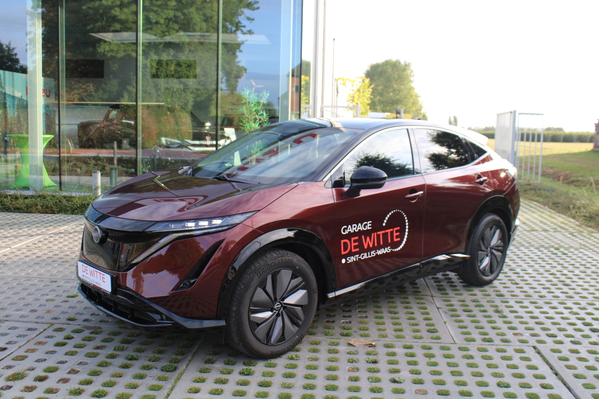 Nissan ARIYA ADVANCE 63kWh + Sunroof + 22kW Charger