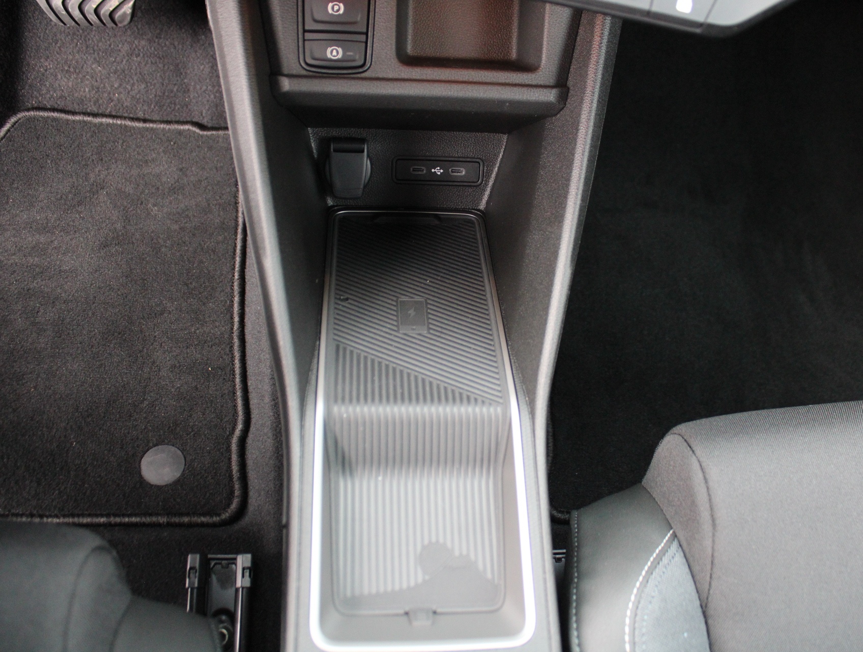 Nissan Micra 40kWh Advance + Cold Pack + Bi Tone