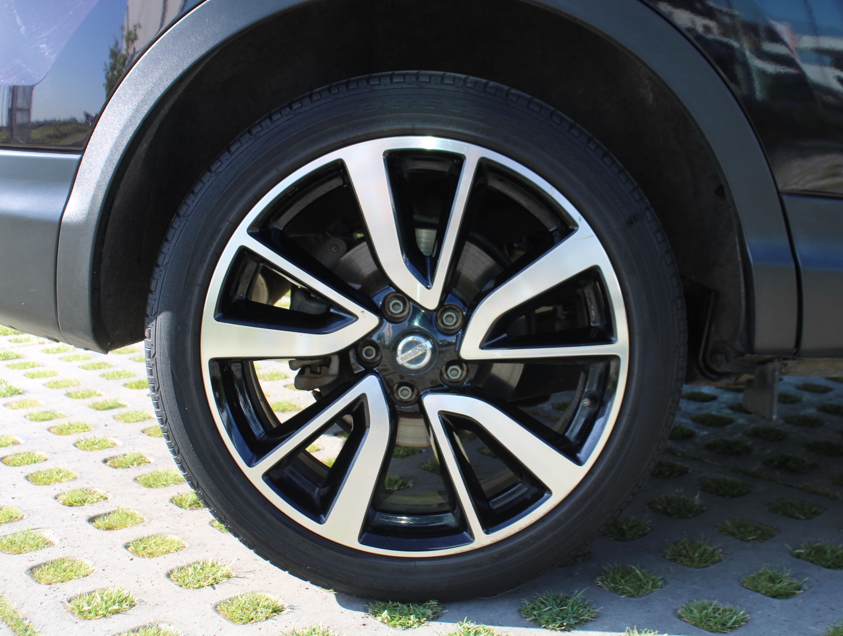Nissan QASHQAI Tekna DIG-T 115 Xtronic + Glass Roof