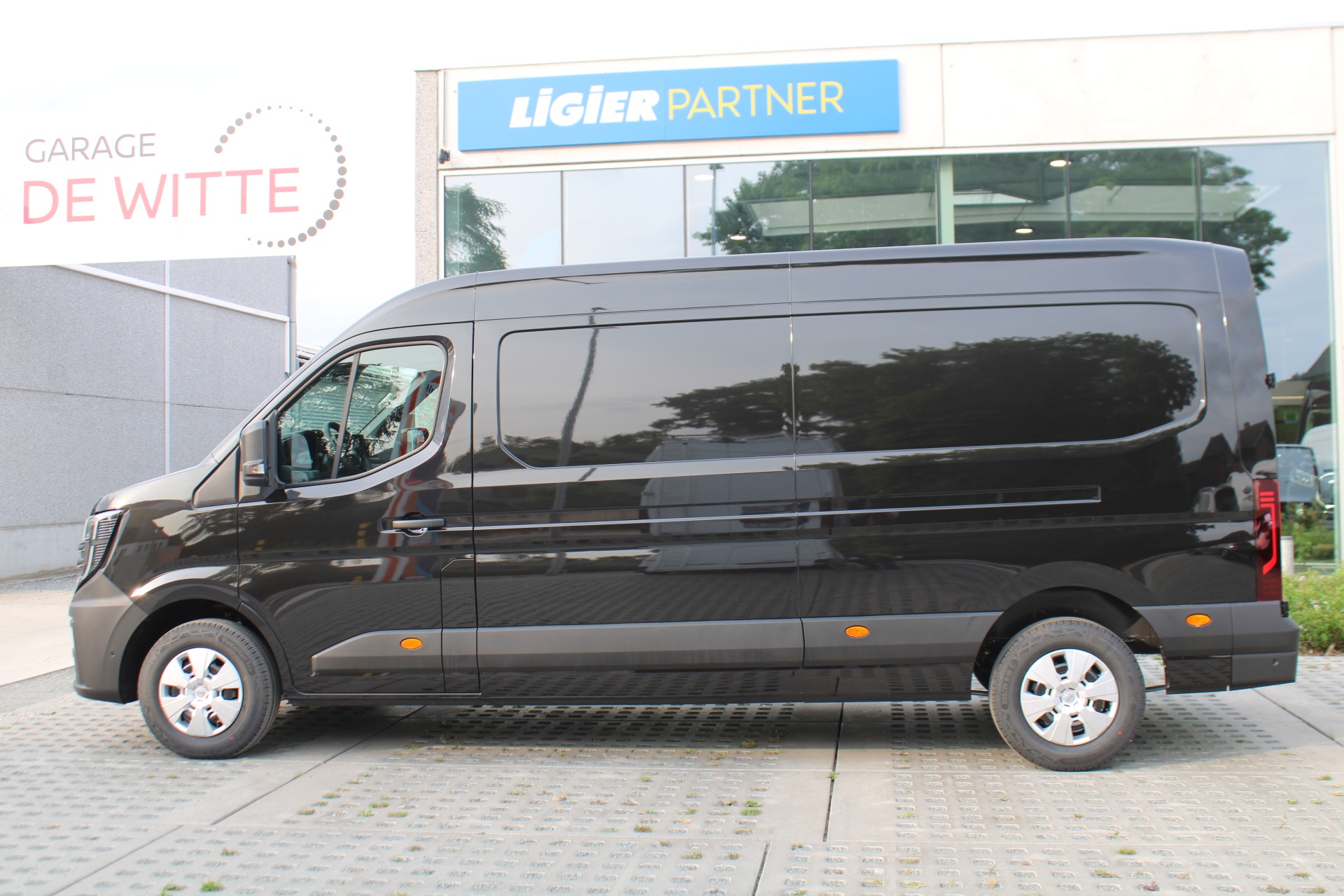 Nissan Interstar VAN L2H2 dCi 170pk AT Tekna + Cargo Pack