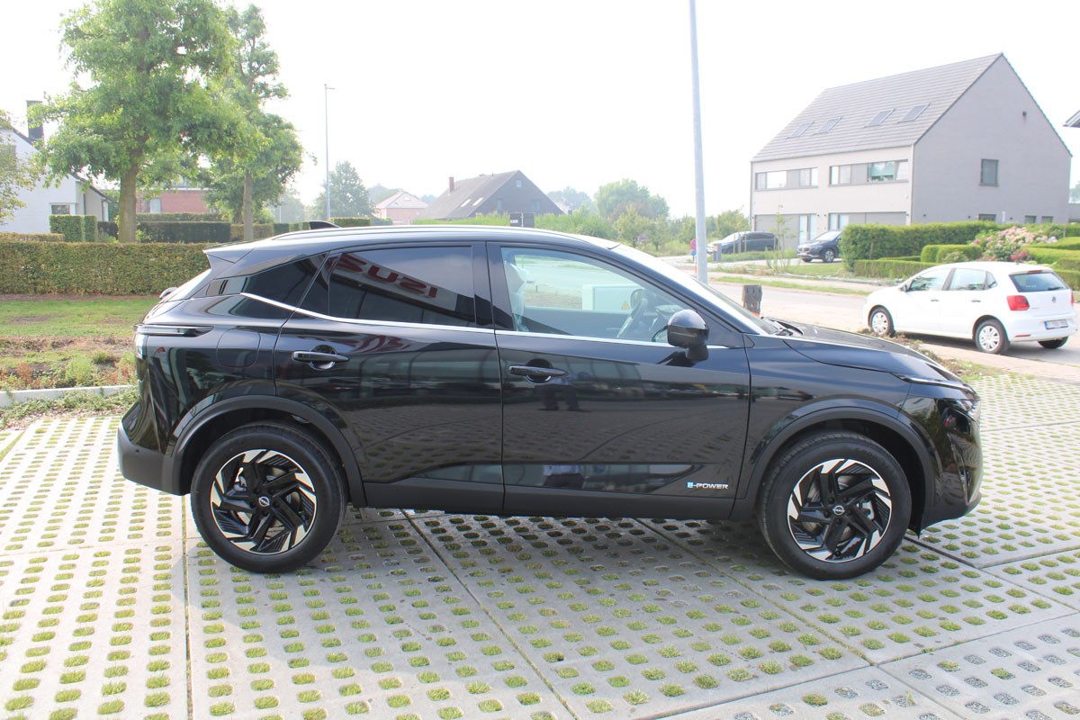 Nissan QASHQAI Mild-Hybrid 140pk M/T N-Connecta + Glass Roof + Cold Pack