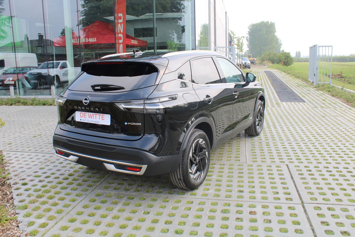 Nissan QASHQAI Mild-Hybrid 140pk M/T N-Connecta + Glass Roof + Cold Pack