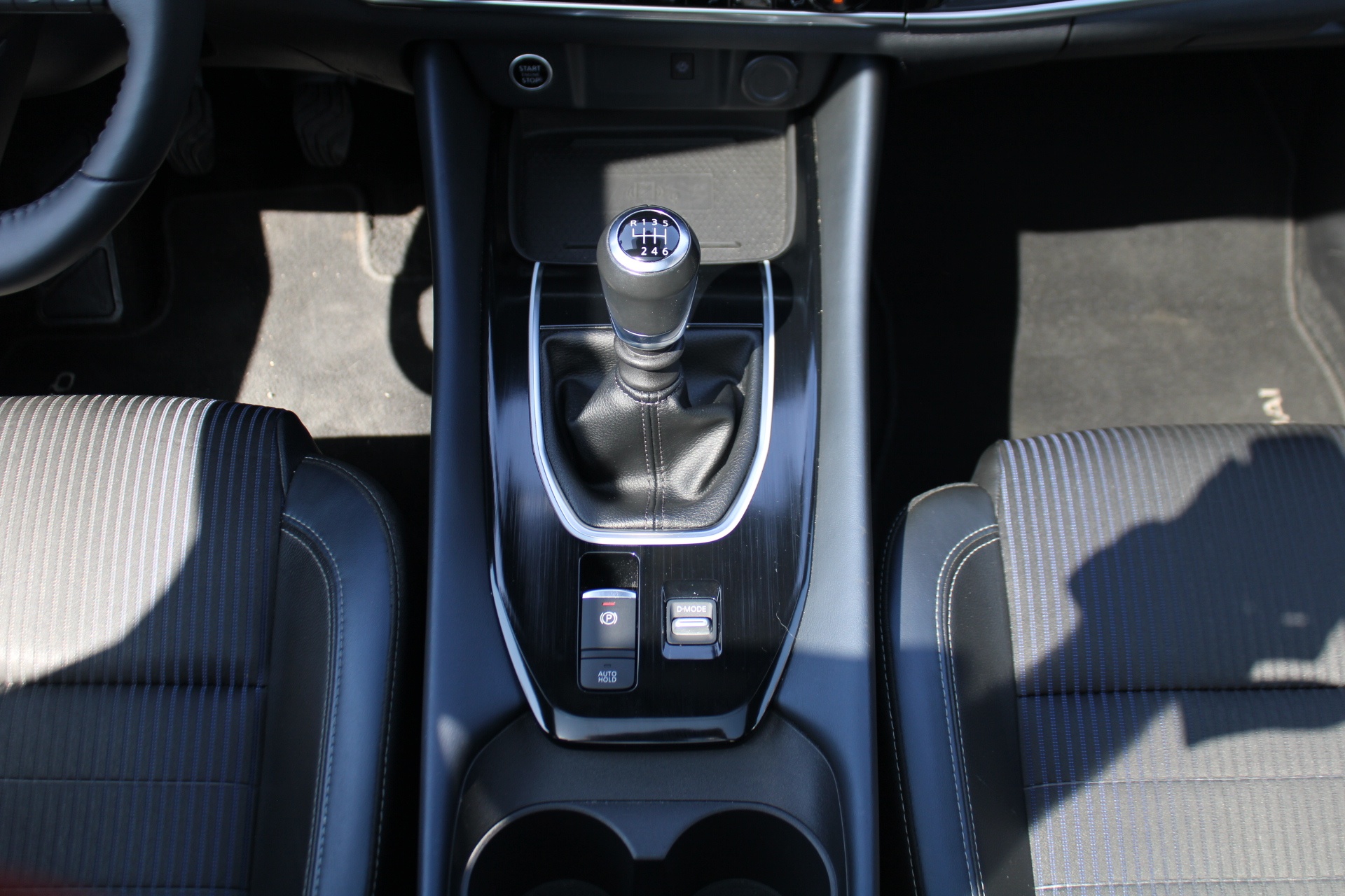 Nissan QASHQAI Tekna 140 pk + Glass Roof