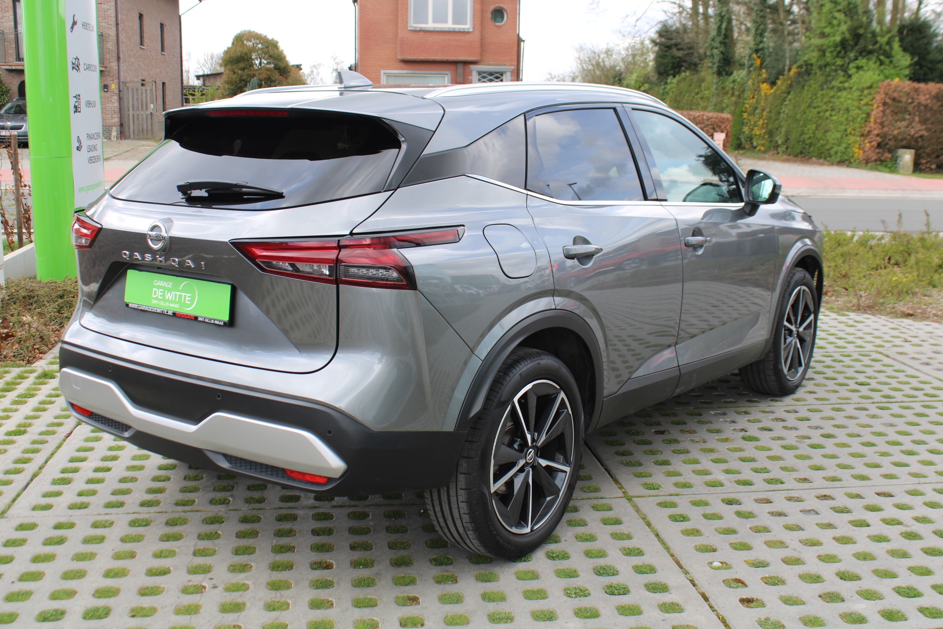 Nissan QASHQAI Tekna 140 pk + Glass Roof
