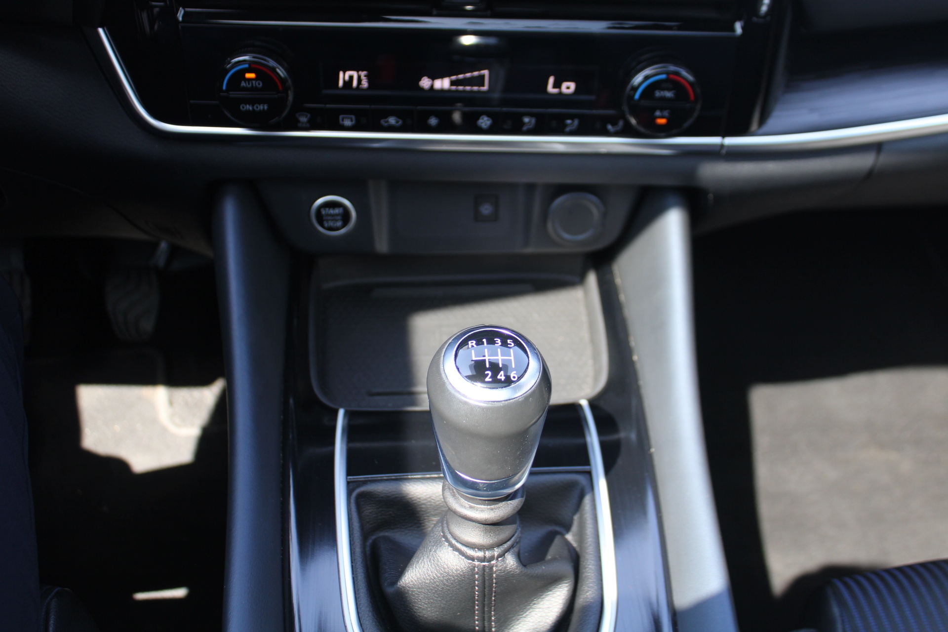 Nissan QASHQAI Tekna 140 pk + Glass Roof