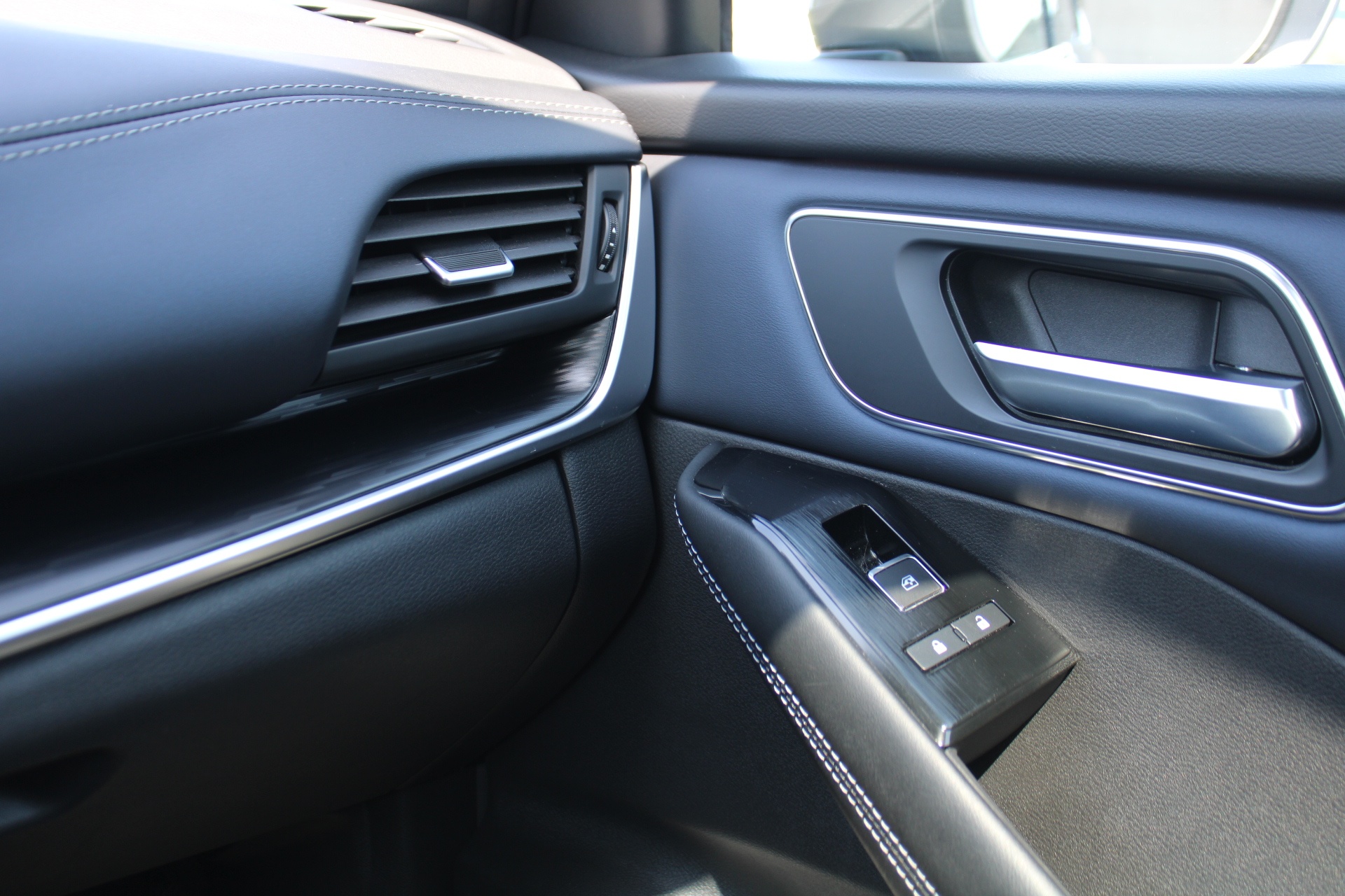 Nissan QASHQAI Tekna 140 pk + Glass Roof