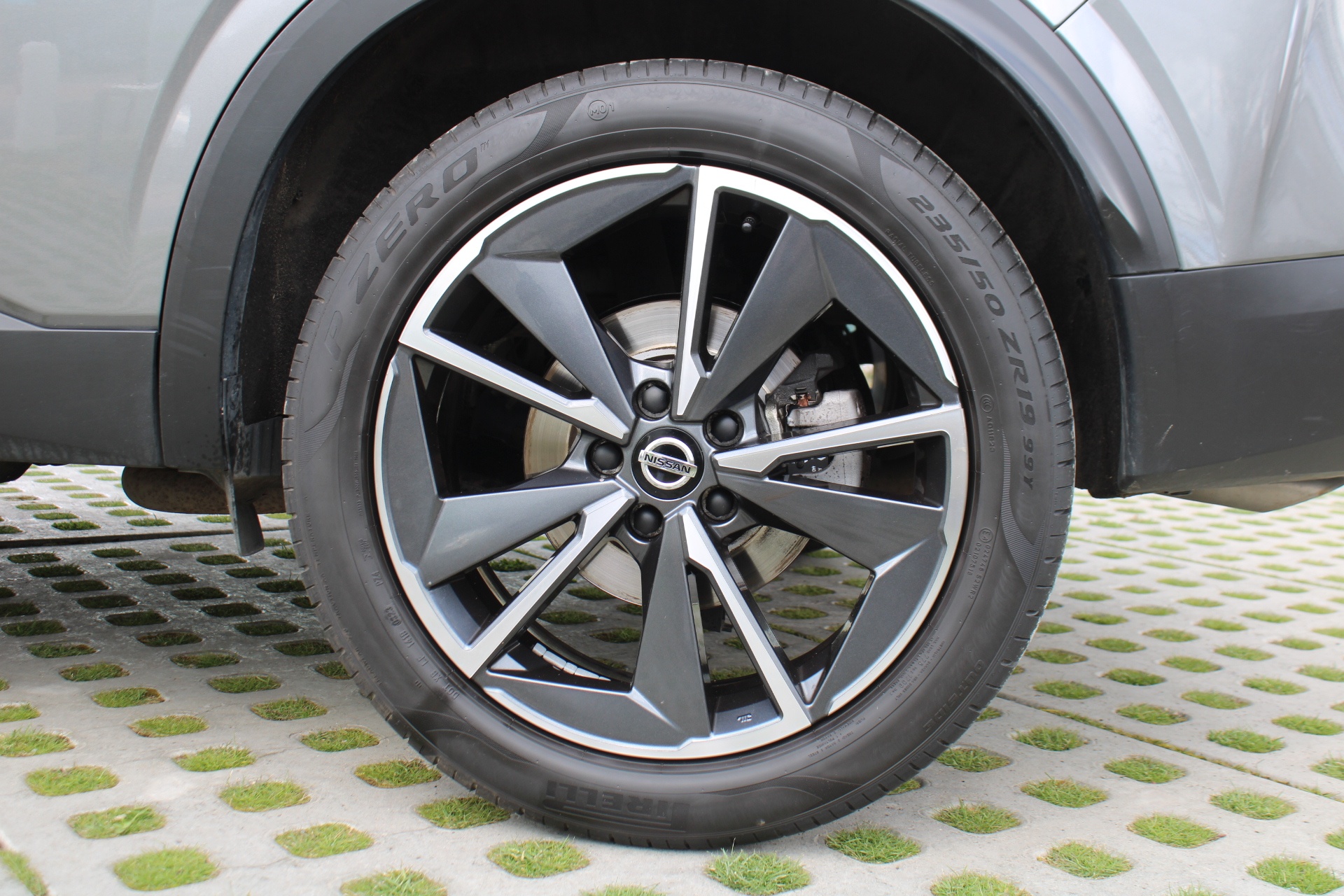 Nissan QASHQAI Tekna 140 pk + Glass Roof