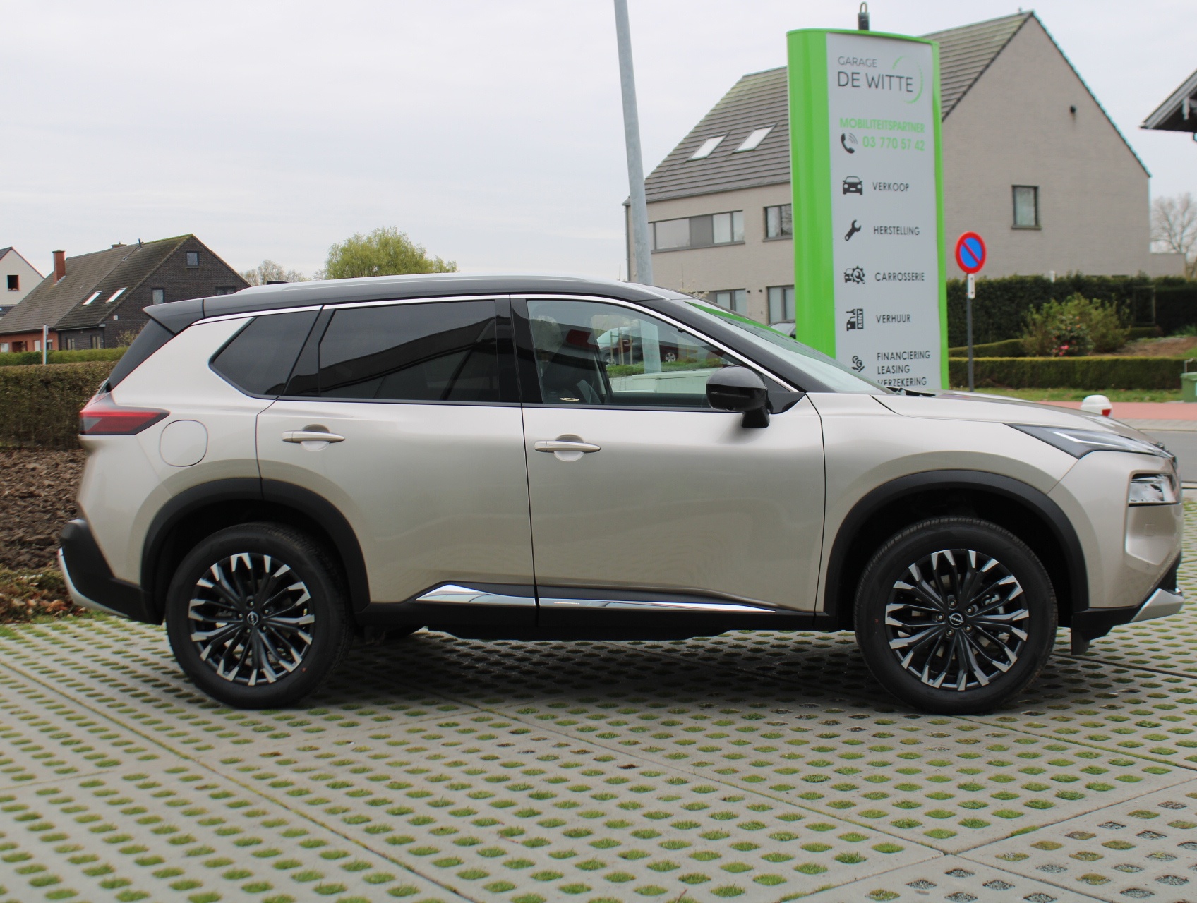 Nissan X-Trail Mild-Hybrid Tekna + Glass Roof + 7 Zitplaatsen