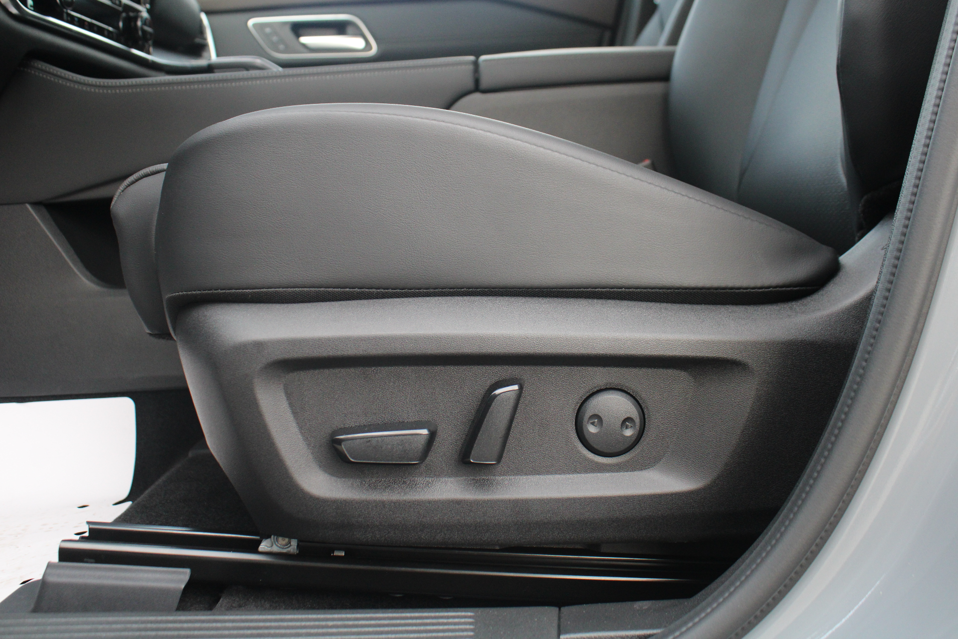 Nissan X-Trail Mild-Hybrid Tekna + Glass Roof + 7 Zitplaatsen