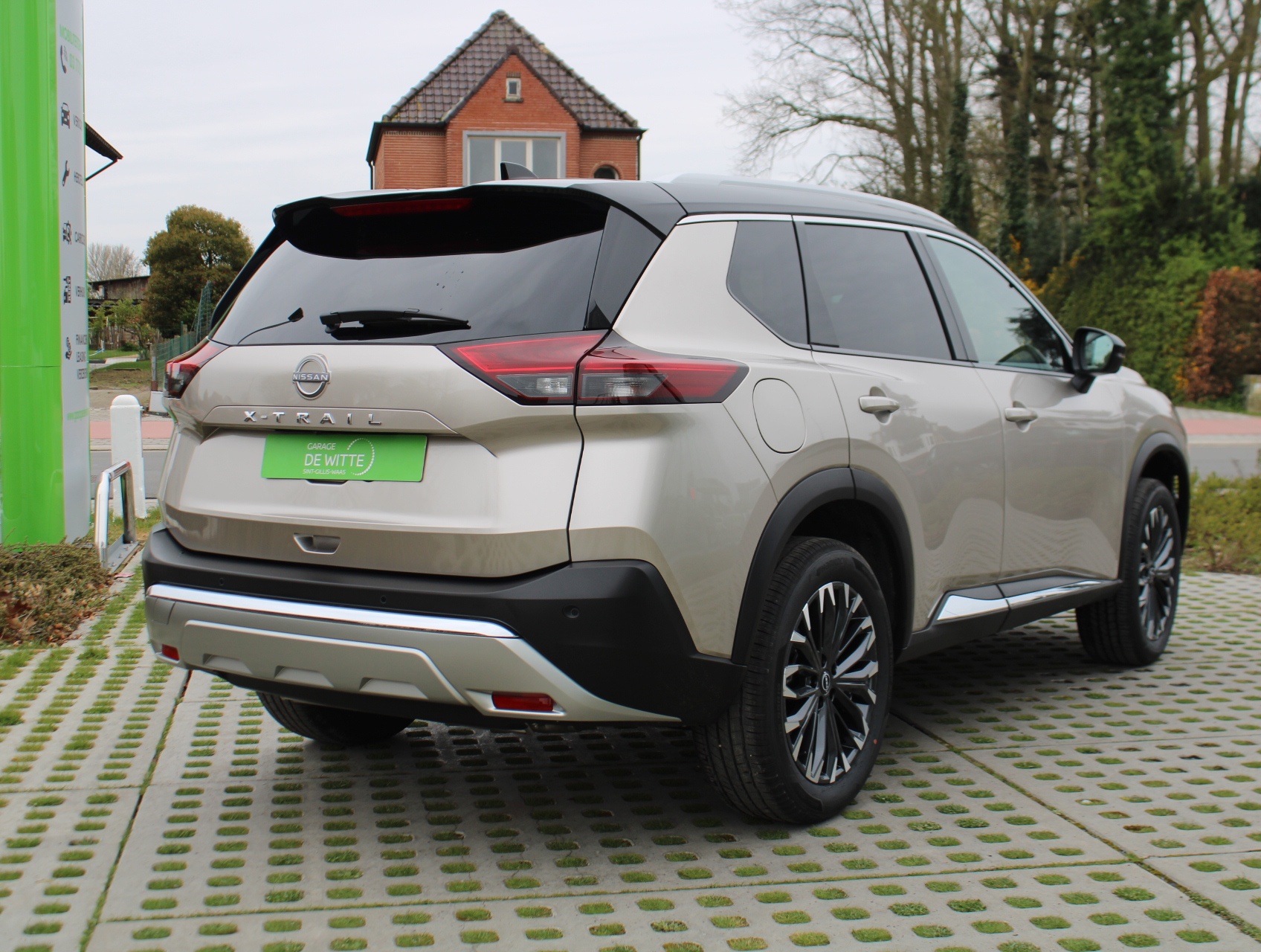 Nissan X-Trail Mild-Hybrid Tekna + Glass Roof + 7 Zitplaatsen