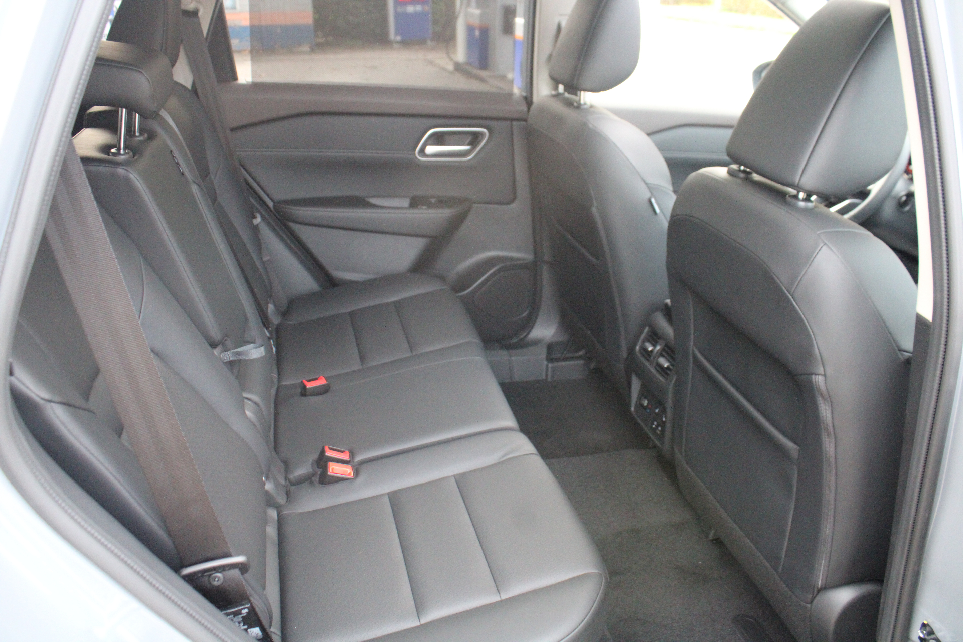 Nissan X-Trail Mild-Hybrid Tekna + Glass Roof + 7 Zitplaatsen