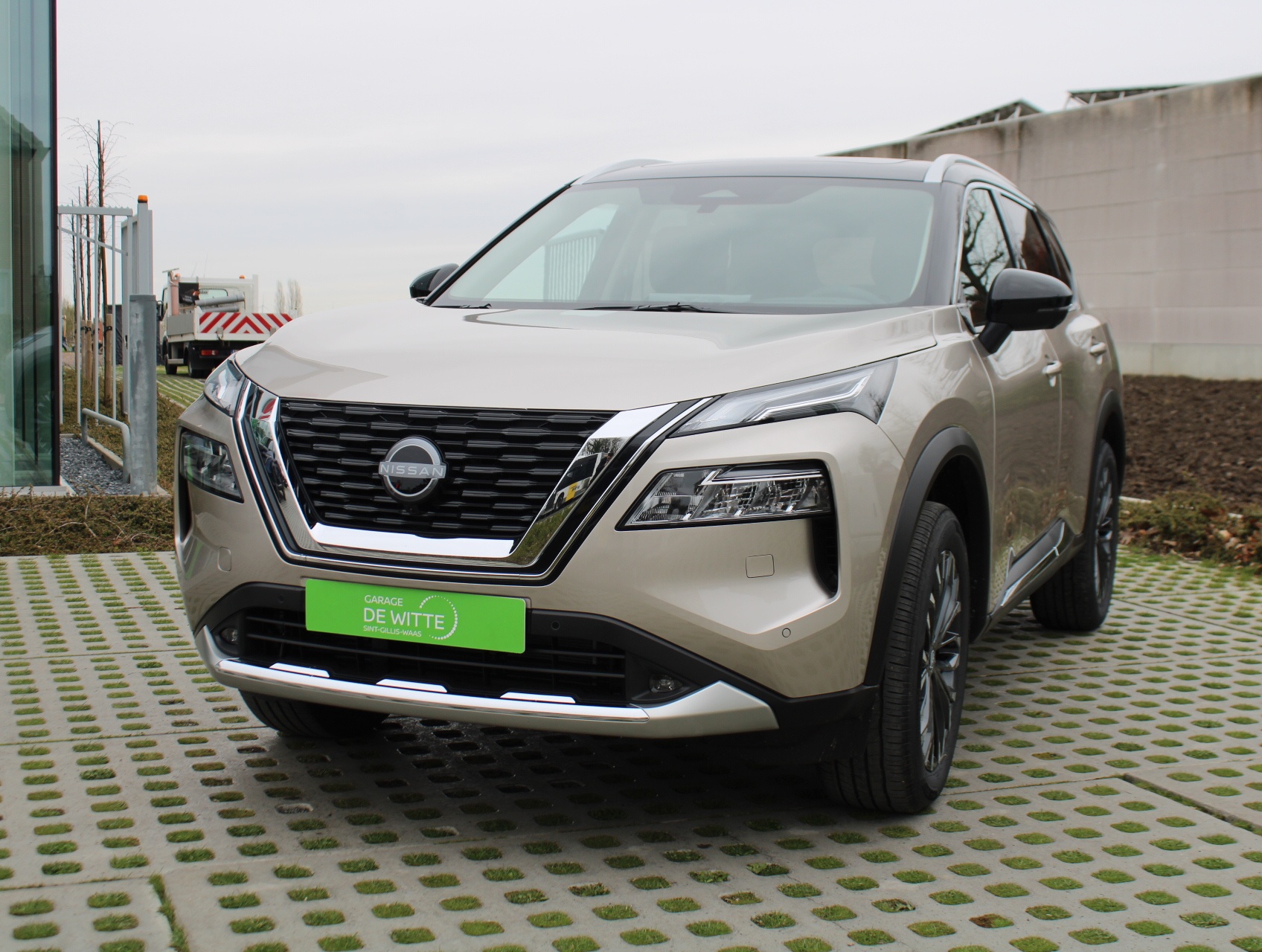 Nissan X-Trail Mild-Hybrid Tekna + Glass Roof + 7 Zitplaatsen