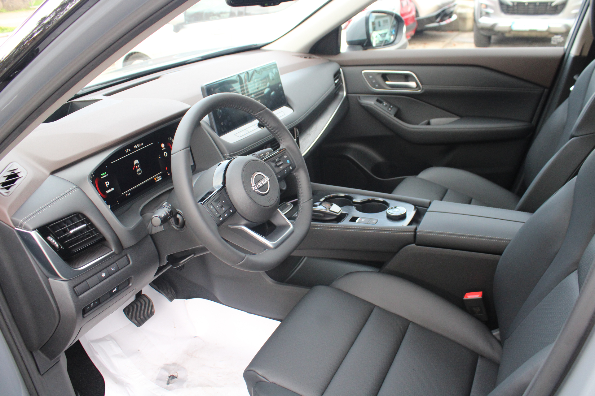Nissan X-Trail Mild-Hybrid Tekna 2WD + Glass Roof + 7 Zitplaatsen