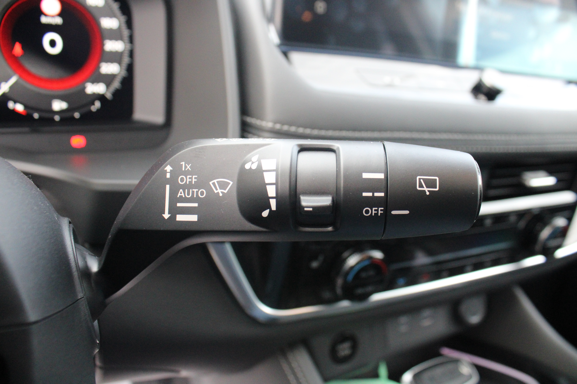 Nissan X-Trail Mild-Hybrid Tekna 2WD + Glass Roof + 7 Zitplaatsen