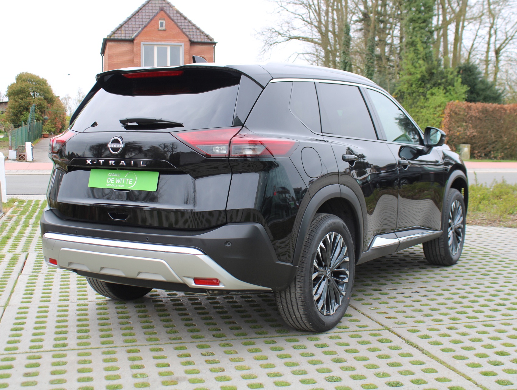 Nissan X-Trail Mild-Hybrid Tekna 2WD + Glass Roof + 7 Zitplaatsen