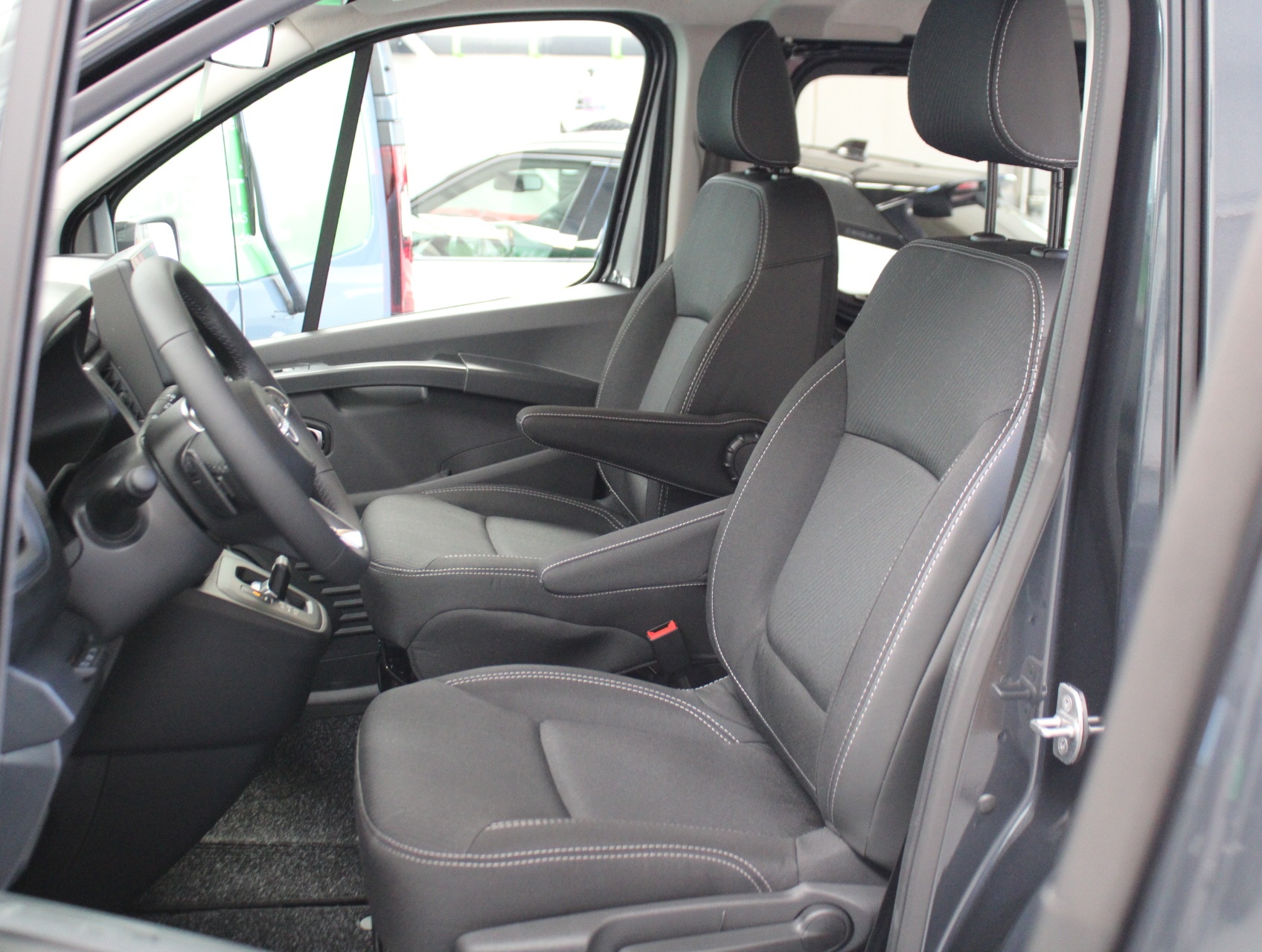 Nissan Primastar Combi L2H1 150pk DCT Tekna + Trekhaak