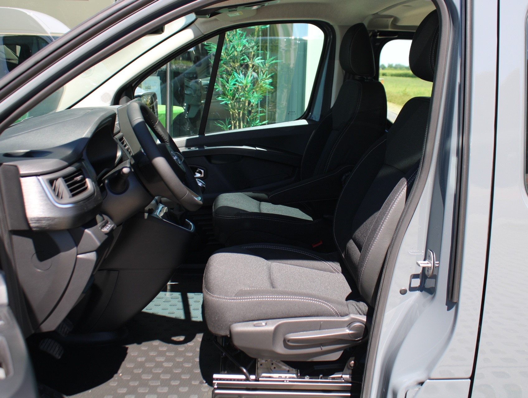 Nissan Primastar Dubbele Cabine L1H1 150pk MT Tekna