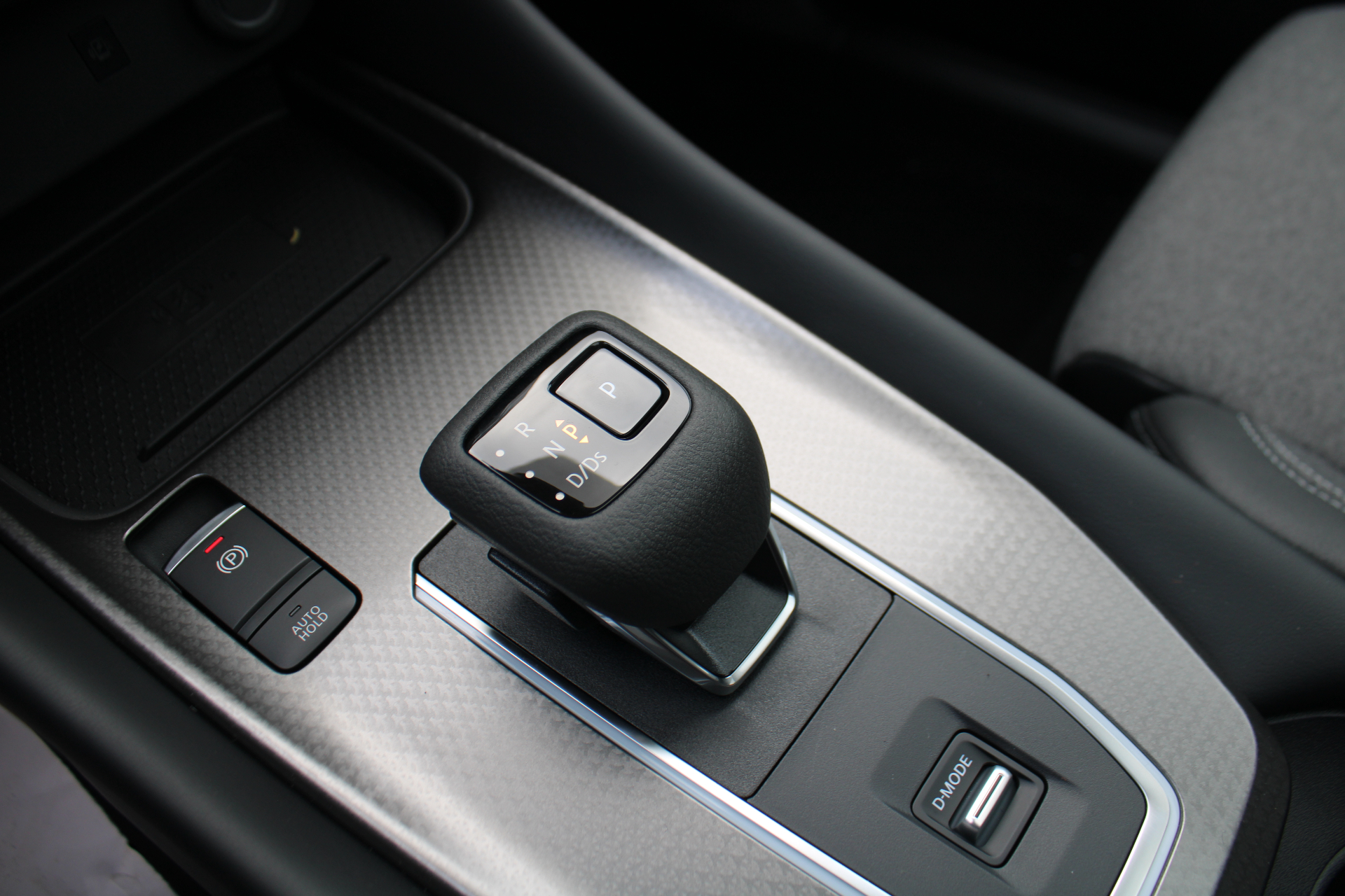 Nissan QASHQAI Mild-Hybrid N-Connecta Xtronic + Glass Roof + Easy Pack