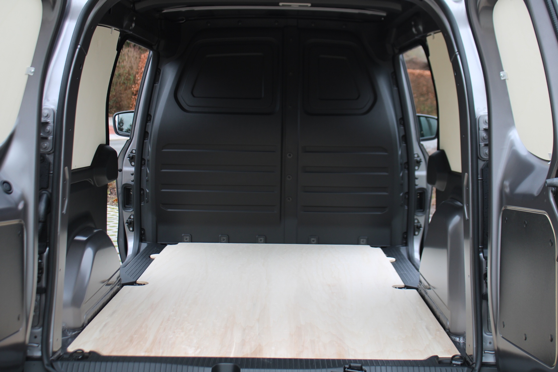 Nissan Townstar VAN L2H1 Tekna 130pk (Automaat) + Cargo Pack + 2e Schuifdeur