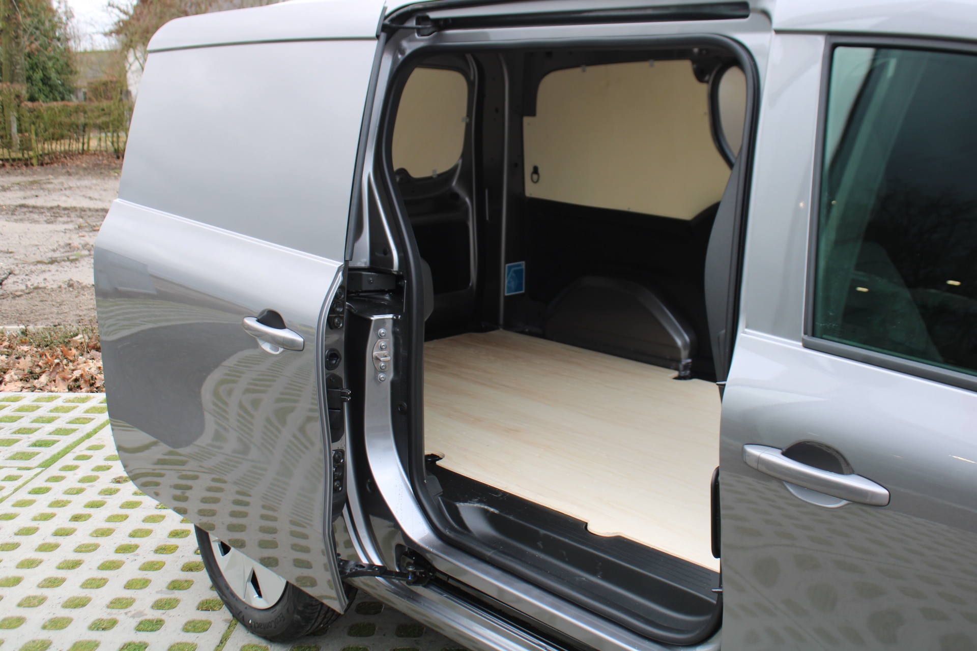 Nissan Townstar VAN L2H1 Tekna 130pk (Automaat) + Cargo Pack + 2e Schuifdeur