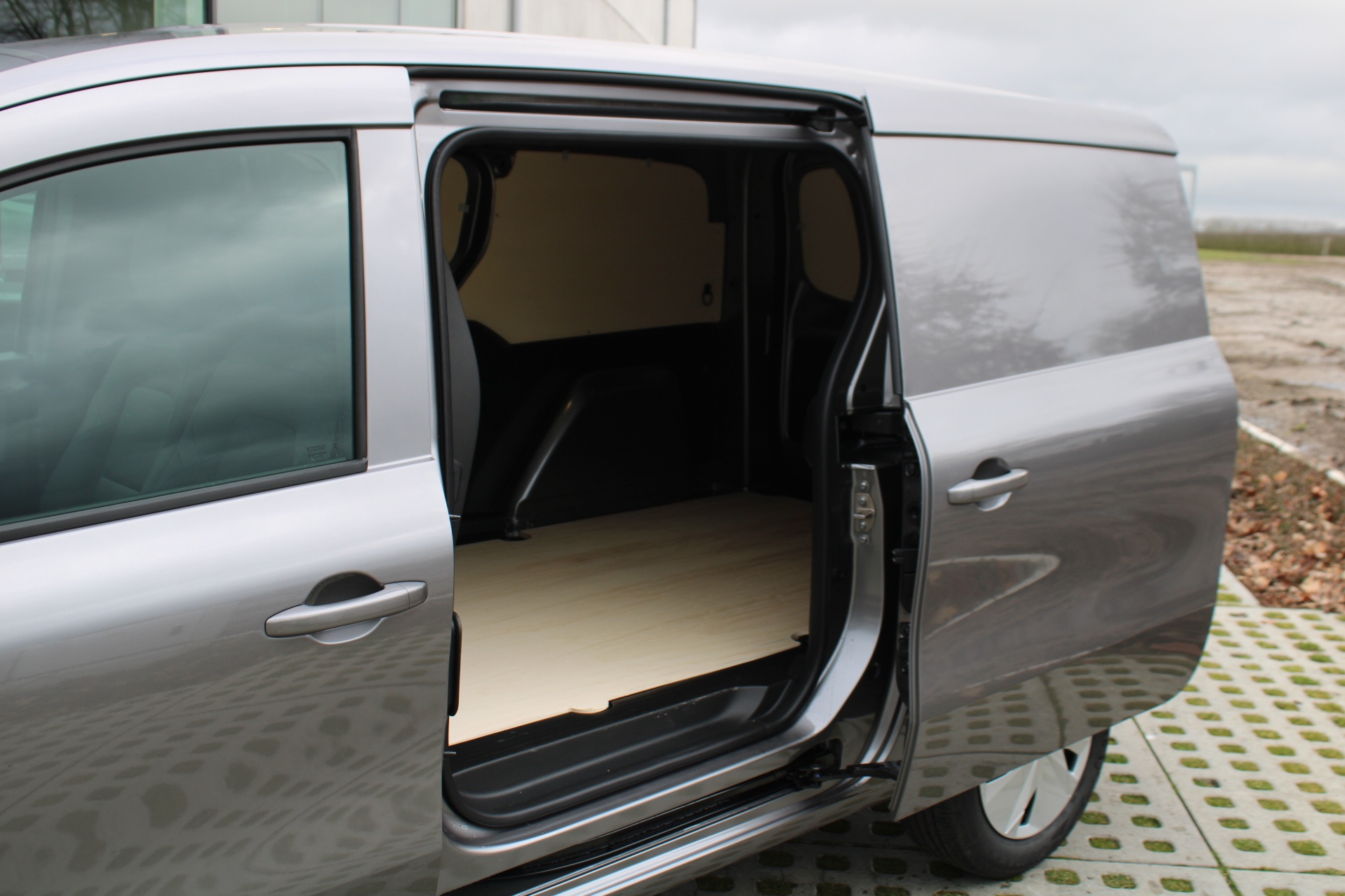 Nissan Townstar VAN L2H1 Tekna 130pk (Automaat) + Cargo Pack + 2e Schuifdeur