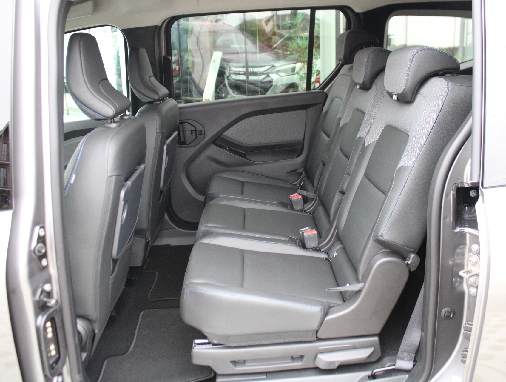 Nissan Townstar COMBI L1H1 N-CONNECTA 130pk (Automaat) + Design Pack