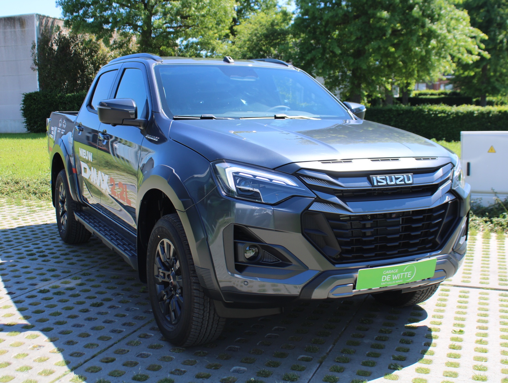 Isuzu D-Max 2.2d Double Cab LSE AT8 + Diff. Lock + 360° Camera