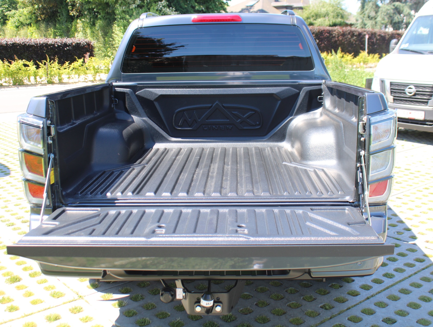 Isuzu D-Max 2.2d Double Cab LSE AT8 + Diff. Lock + 360° Camera